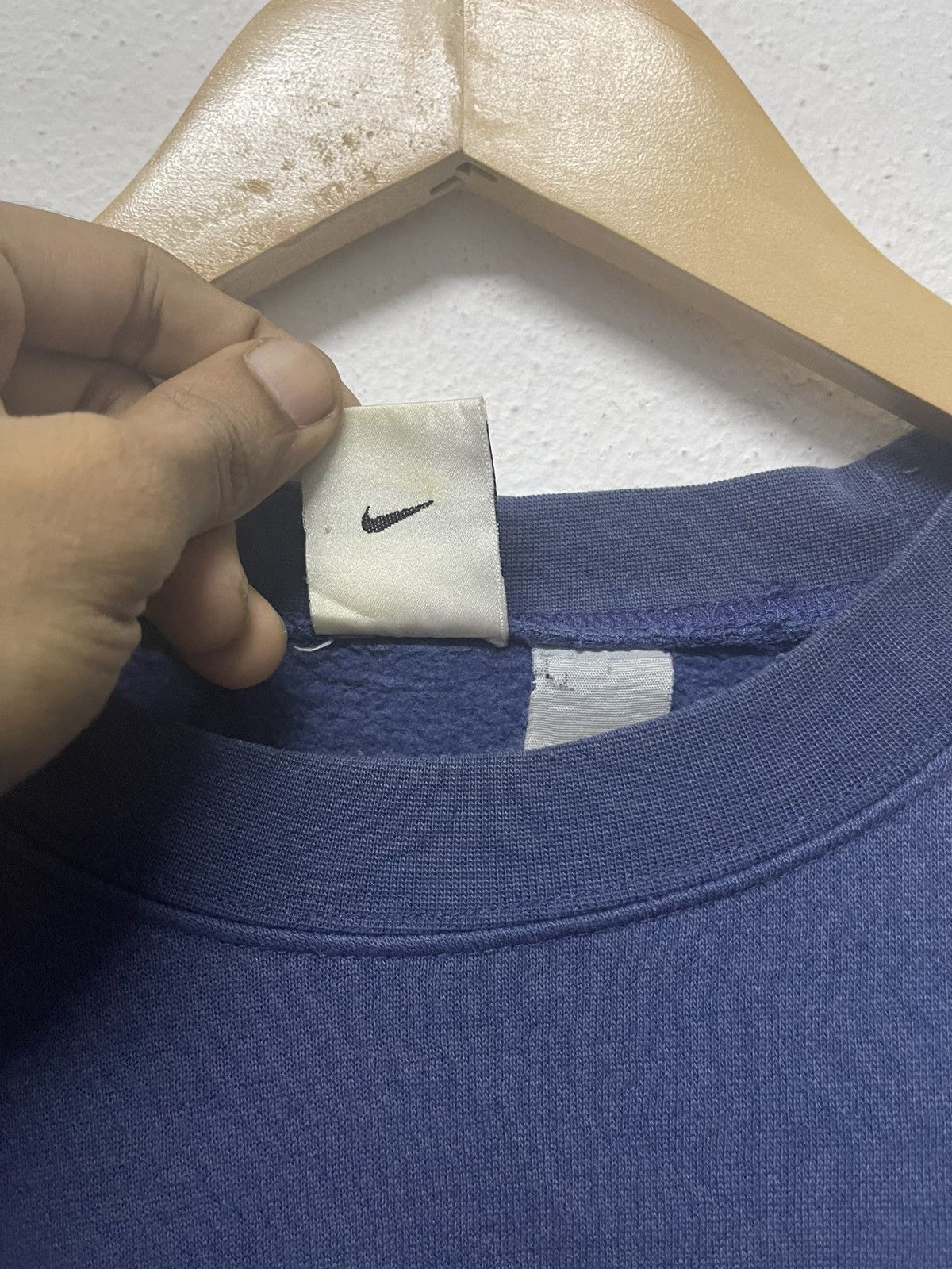 Jordan Brand × Nike × Vintage 90s NIKE AIR JORDAN EMBROIDERED LOGO CREWNECK NICELY FADED Size US L / EU 52-54 / 3 - 12 Thumbnail