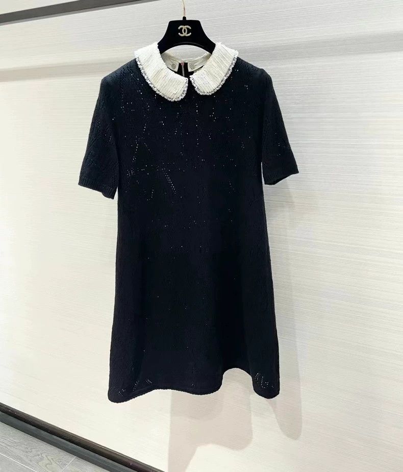 Gucci GucciBead collar dark pattern logo wool knitted dress 2503- Size M / US 6-8 / IT 42-44 - 1 Thumbnail