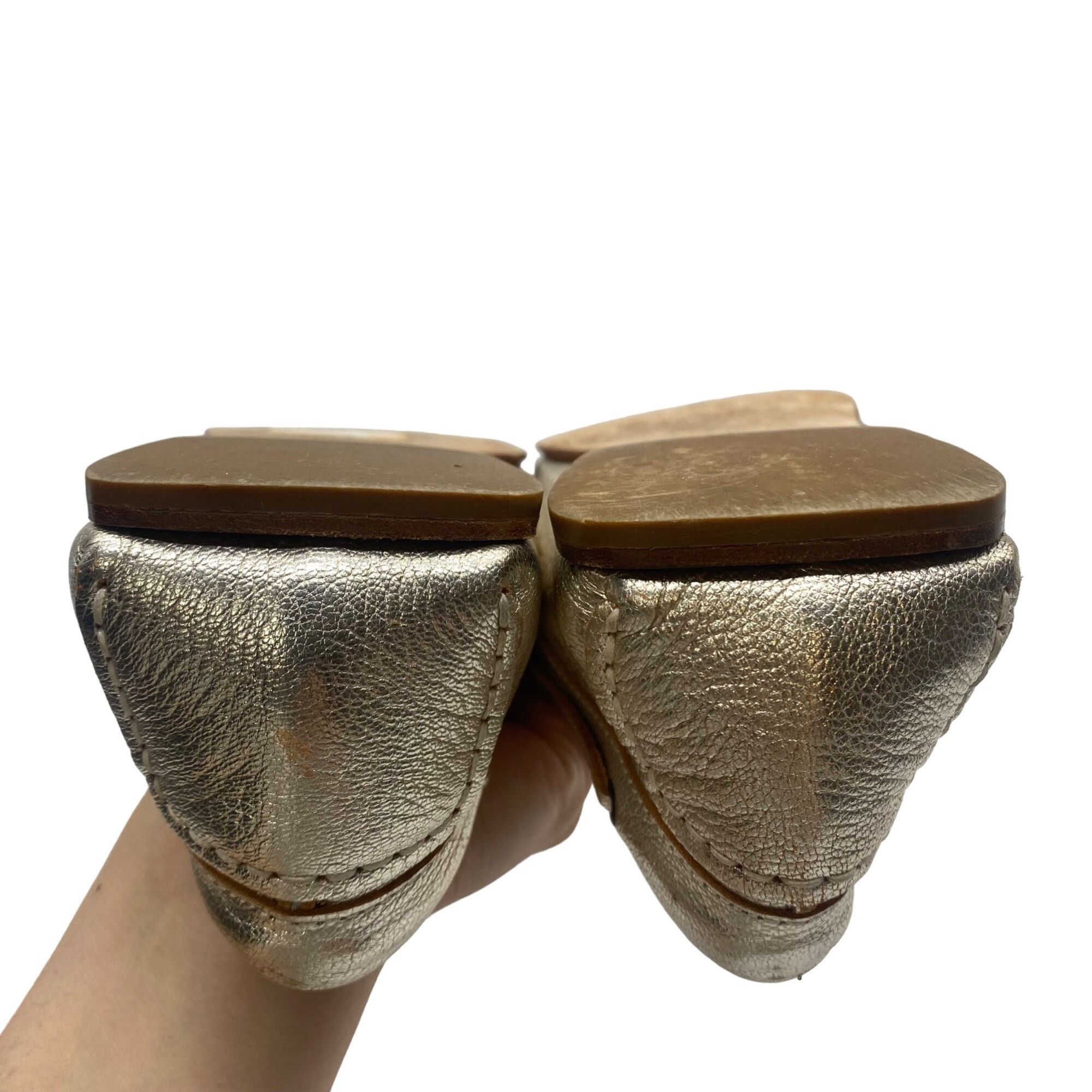 Saks Fifth Avenue Saks Fifth Avenue Gold Leather Tassel Loafer Made in Italy W Size US 9 / IT 39 - 11 Thumbnail