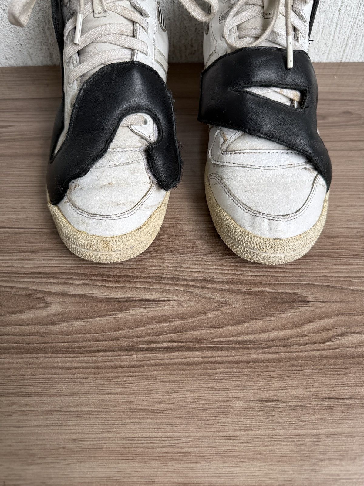Adidas × Jeremy Scott js letters sneakers Size US 9 / EU 42 - 8 Thumbnail