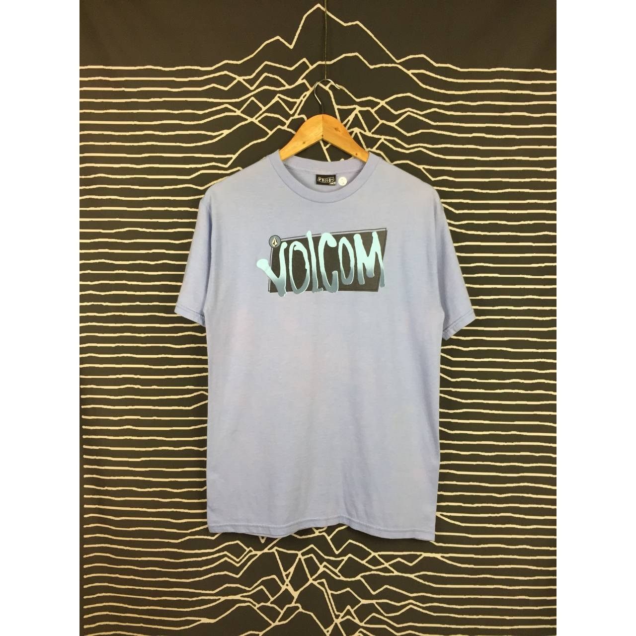 Vintage × Volcom Volcom Spell Out Logo Skateboards Surfwear Tee Size US M / EU 48-50 / 2 - 2 Thumbnail