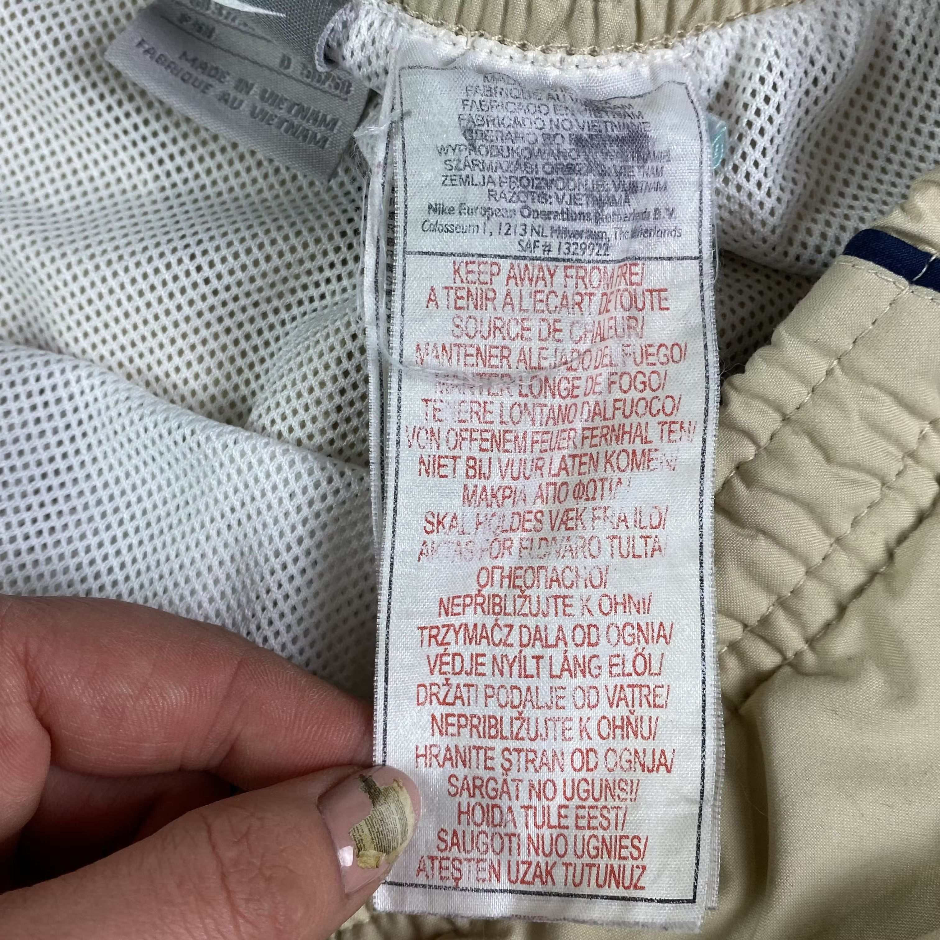 Nike × Vintage Men’s Shorts Nike Vintage Size XL Size US 34 / EU 50 - 6 Thumbnail
