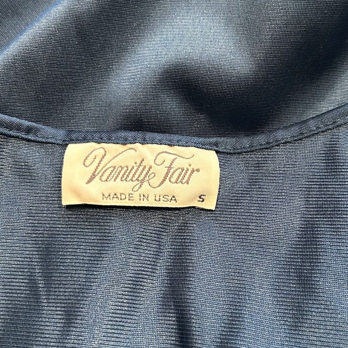 Vintage VINTAGE Vanity Fair Slip Nightgown Chemise Blue Satin V-neck Embroidered Flowers S Small Womens Size ONE SIZE - 4 Thumbnail