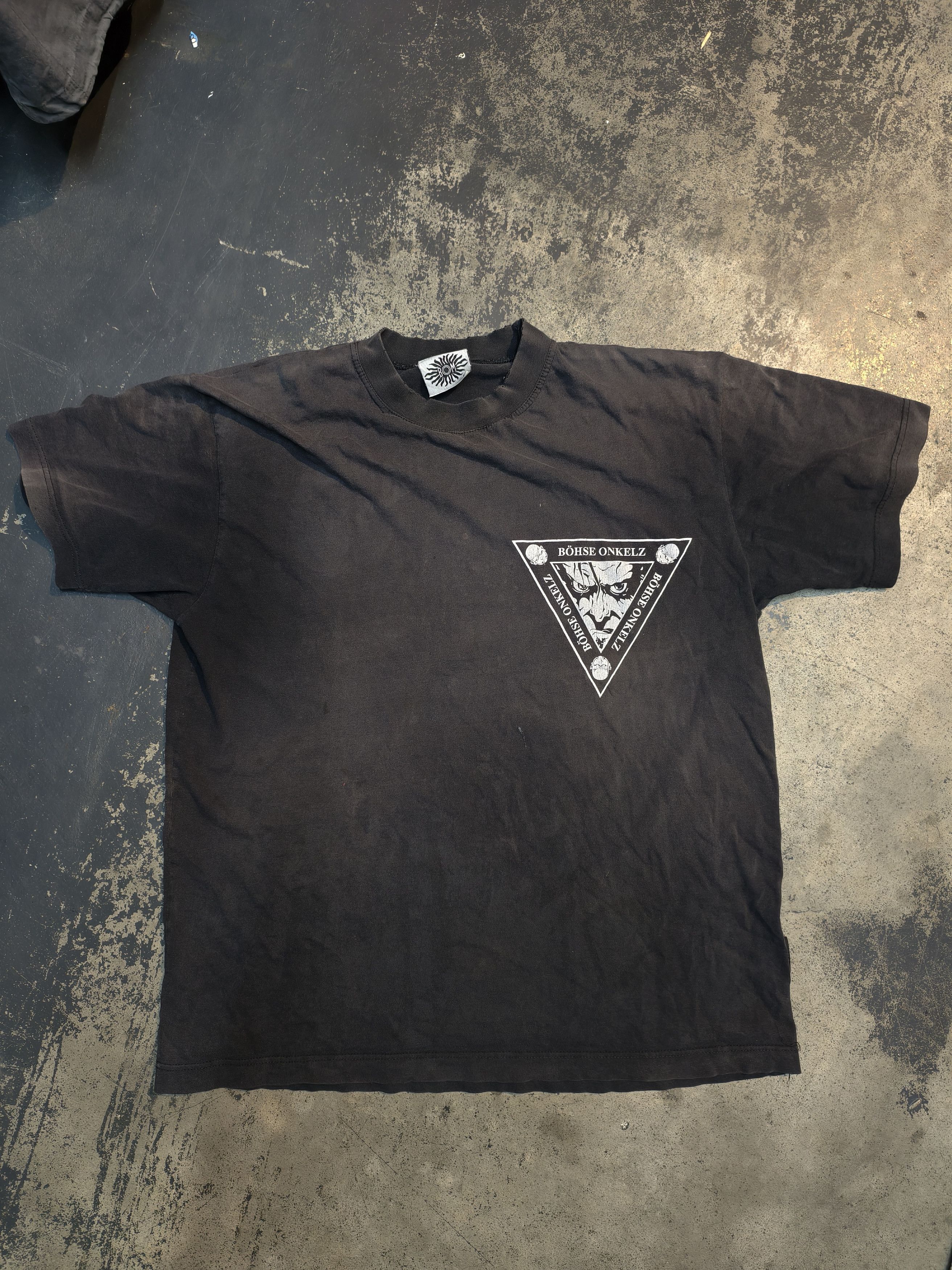 Band Tees Distressed Böhse Onkelz rock band Size US L / EU 52-54 / 3 - 2 Thumbnail