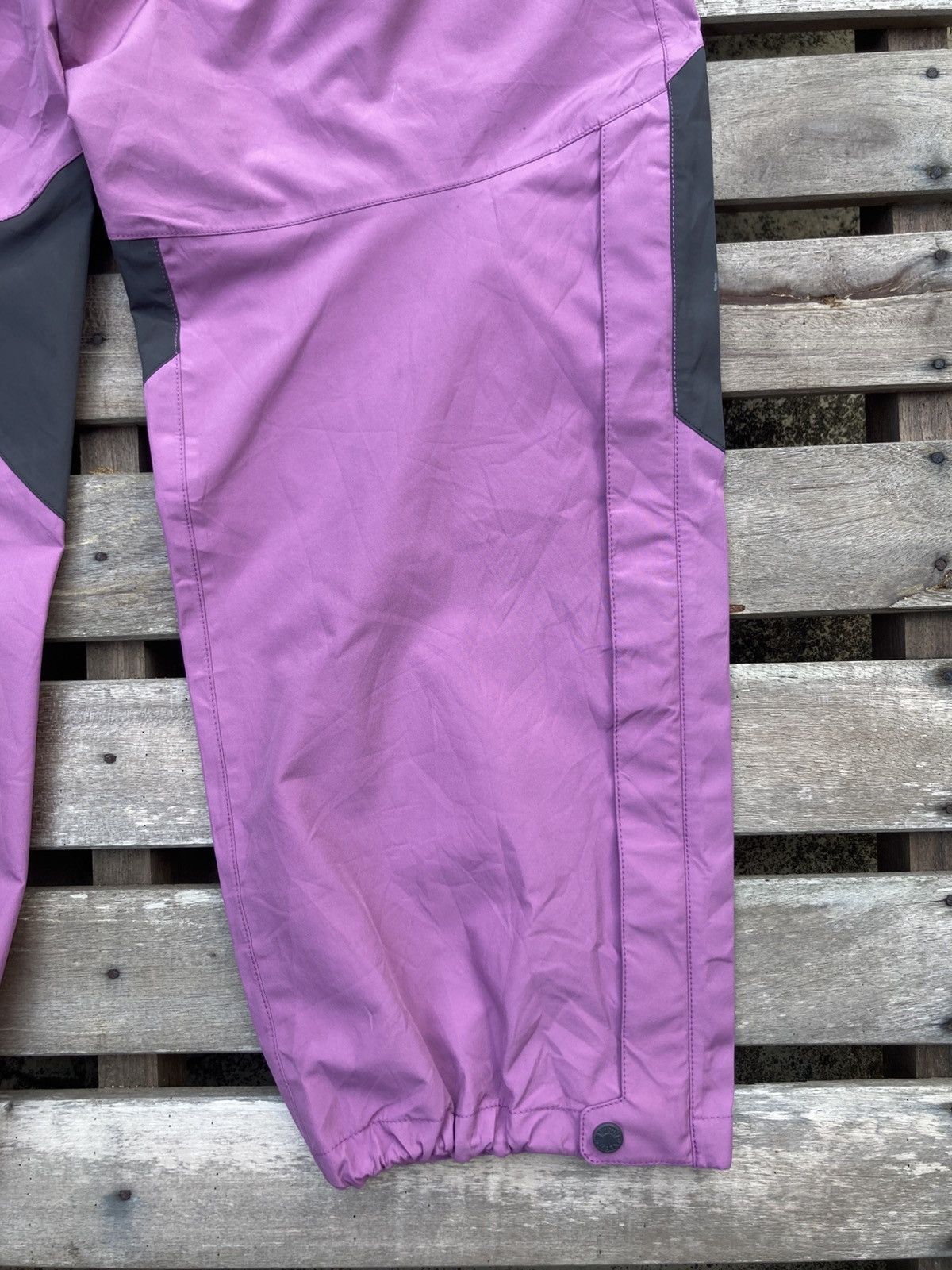 Other Vintage The North Face Gore-Tex Dual Tone Nylon Pants Size US 29 - 10 Thumbnail