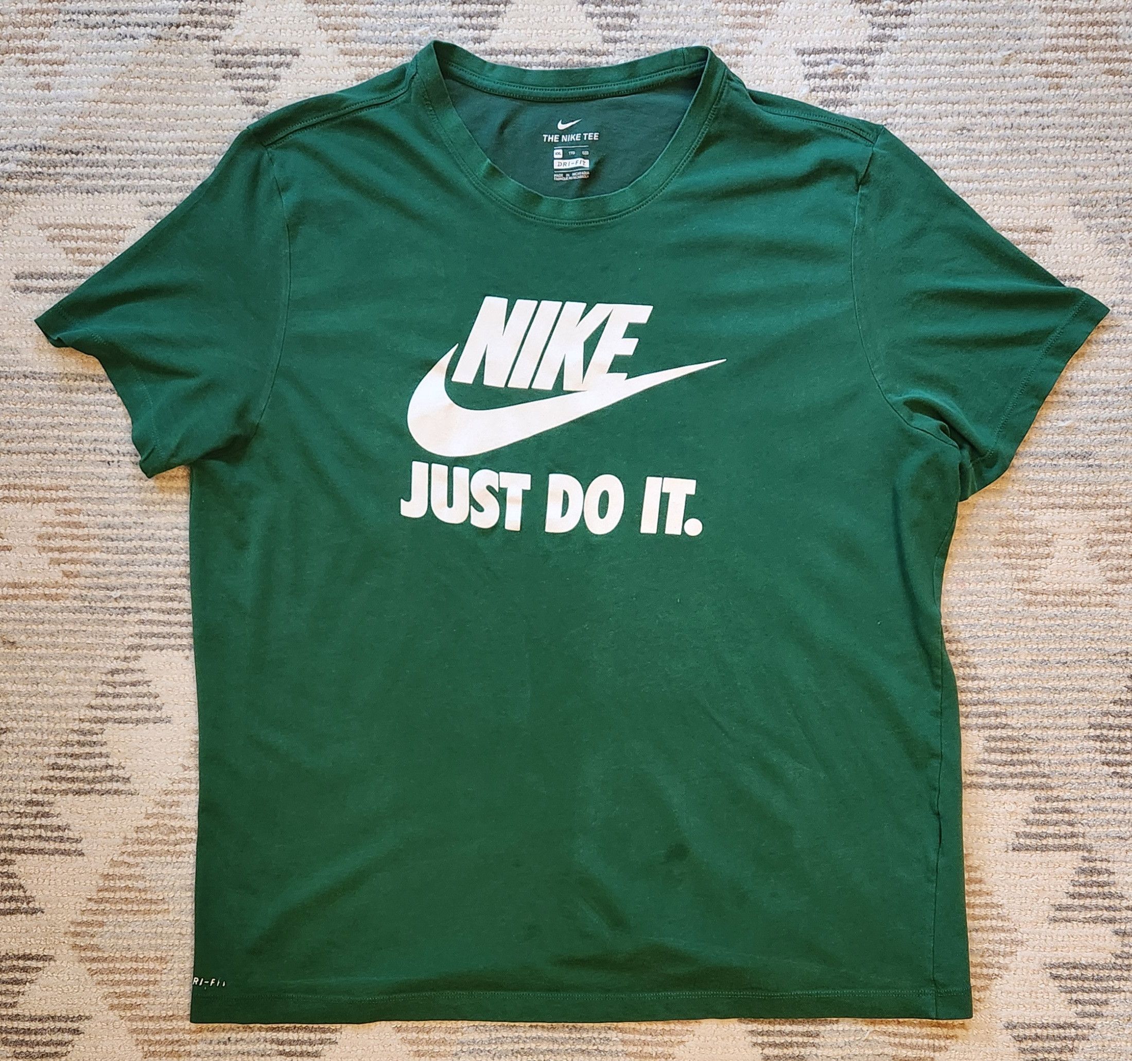 Nike Vintage Green Nike Tee. SZ: XXL Fits like XL. Size US XXL / EU 58 / 5 - 1 Thumbnail