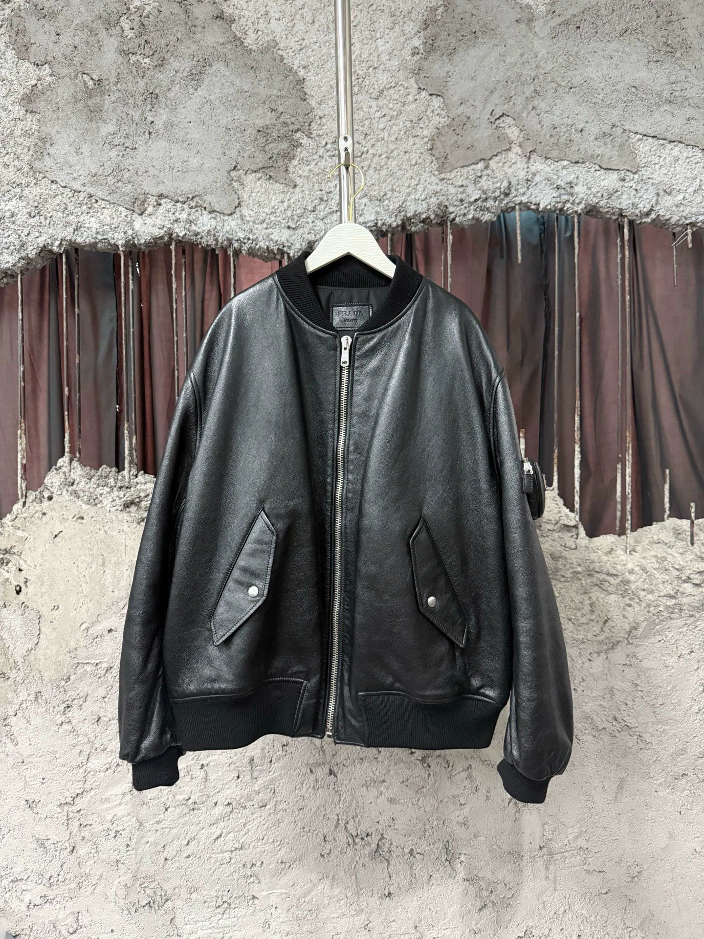 Prada Prada Triangle Leather Baseball Jacket 52 Size US L / EU 52-54 / 3 - 1 Thumbnail