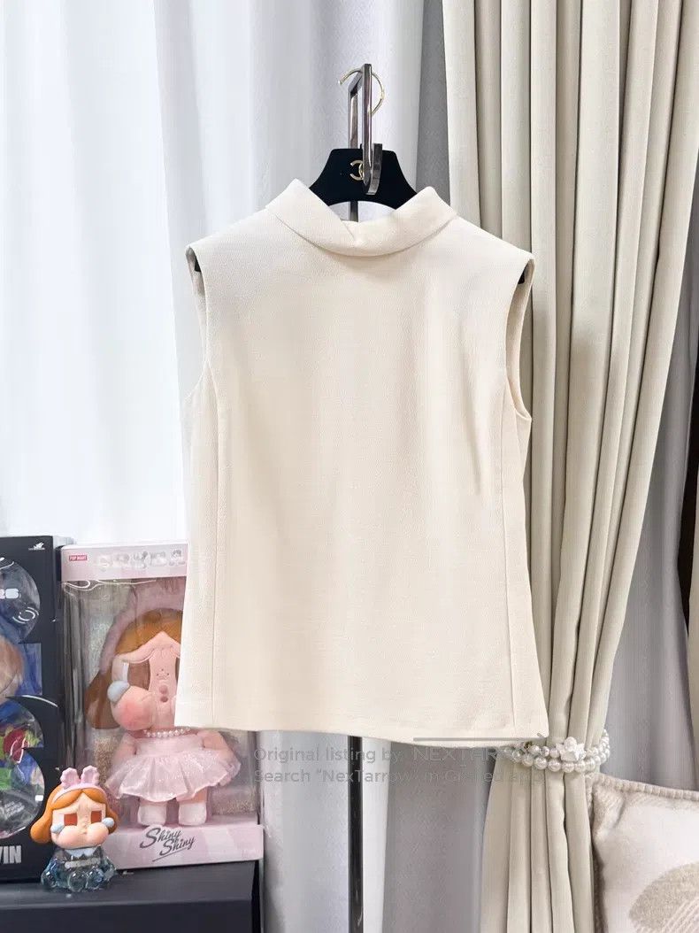Chanel Chanel Lapel sleeveless one-button vest Size XXS / US 00 / IT 34 - 1 Thumbnail
