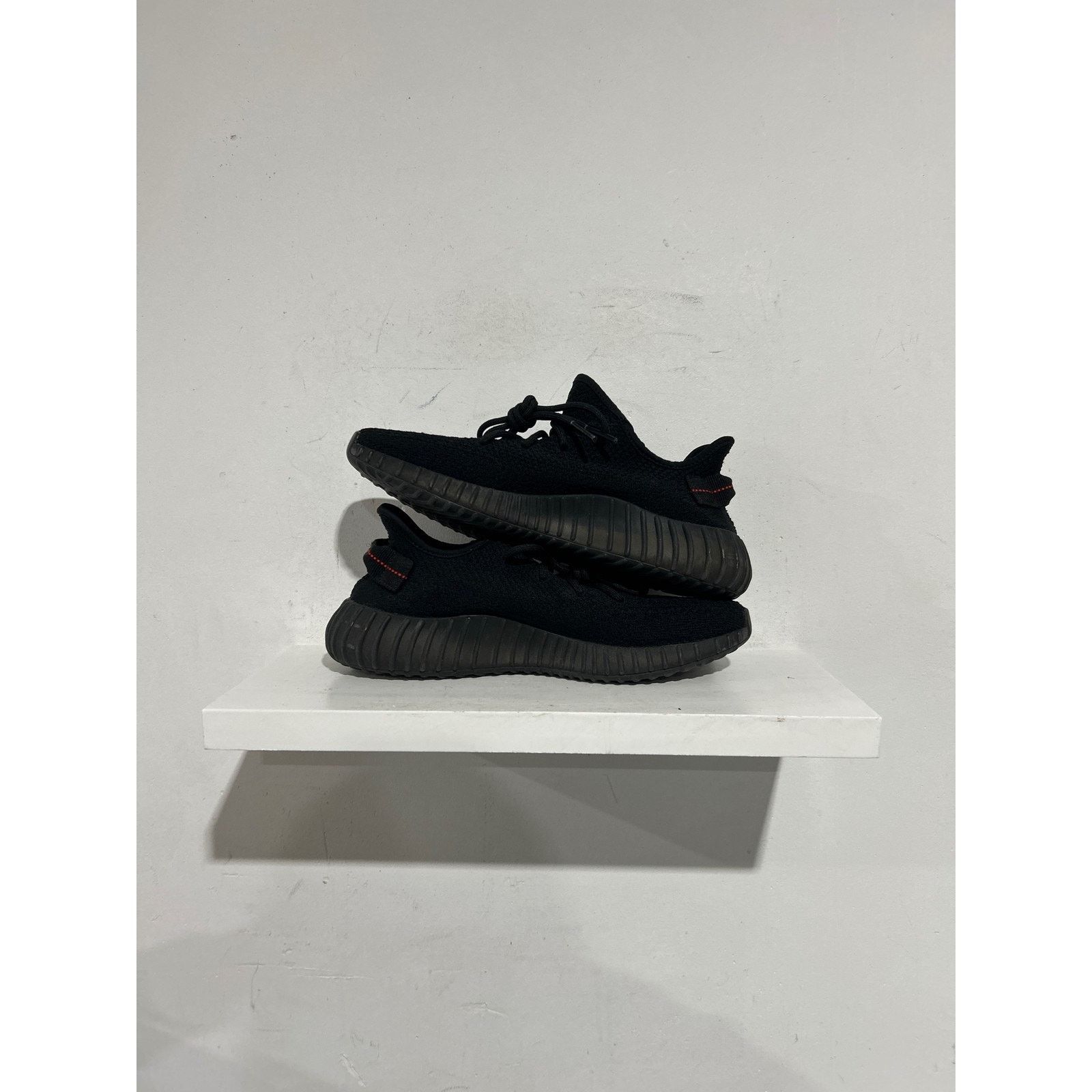 Adidas ADIDAS YEEZY BOOST 350 V2 'BLACK RED' SIZE 8.5 PREOWNED Size US 8.5 / EU 41-42 - 2 Thumbnail