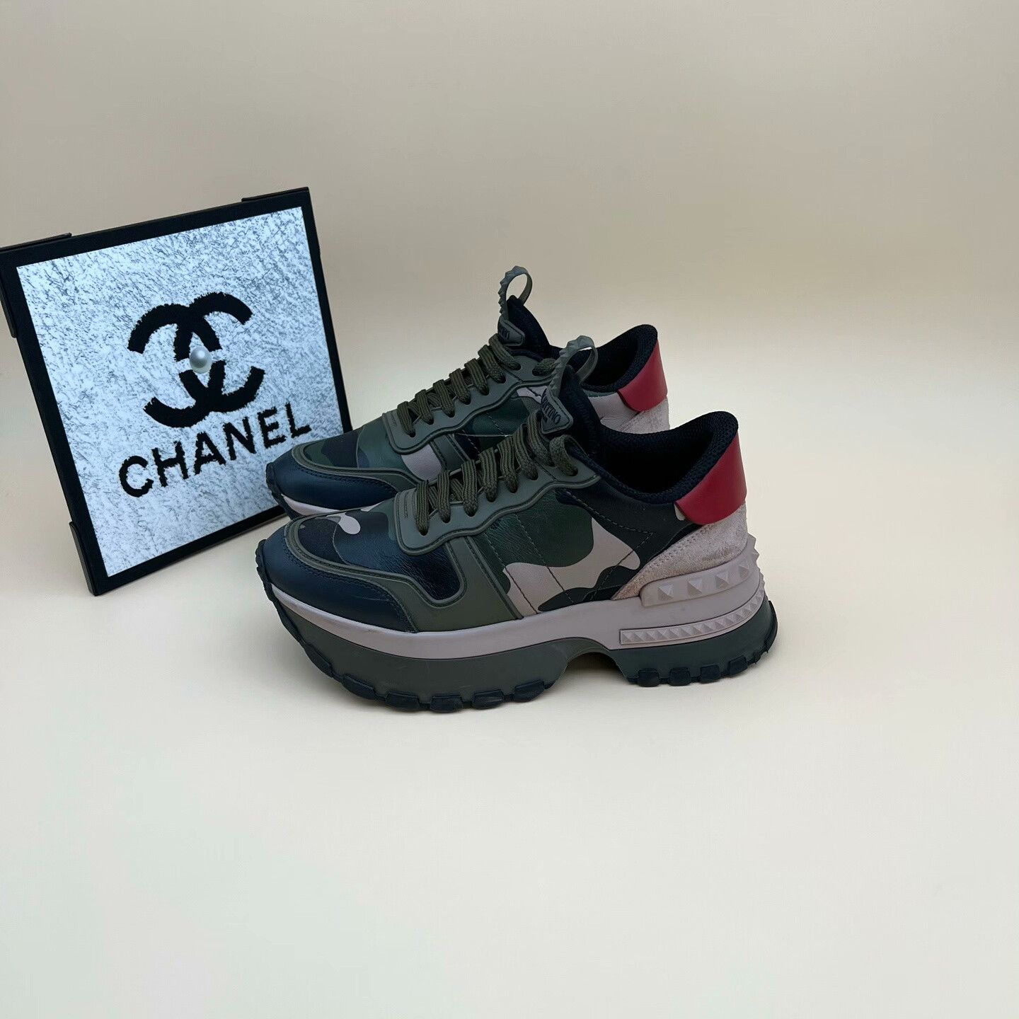 Valentino Valentino Running Lowtop Sneakers us_6 Women Size US 6 / IT 36 - 1 Thumbnail