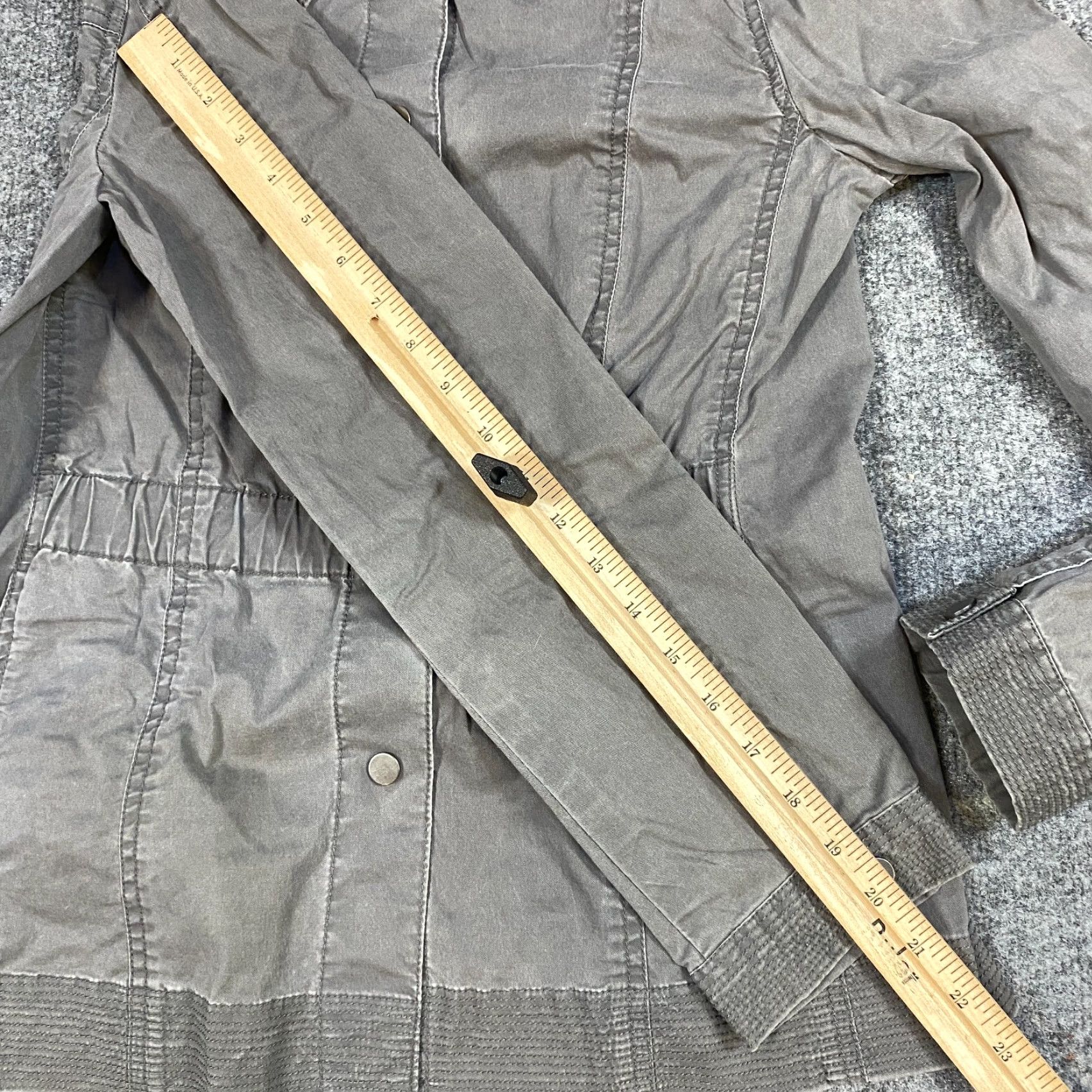 Eileen Fisher Eileen Fisher Jacket S Gray Solid Cotton Blend Field Lagenlook Snap Buttons Women Regular Military Jacket Windows? Size S / US 4 / IT 40 - 5 Thumbnail