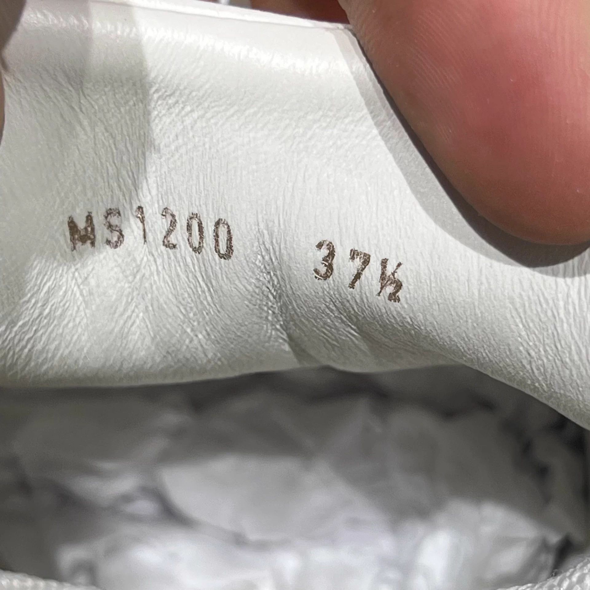 Louis Vuitton LV White Sneakers UK3.5/37.5 YH17409 Size US 6.5 / IT 36.5 - 8 Thumbnail