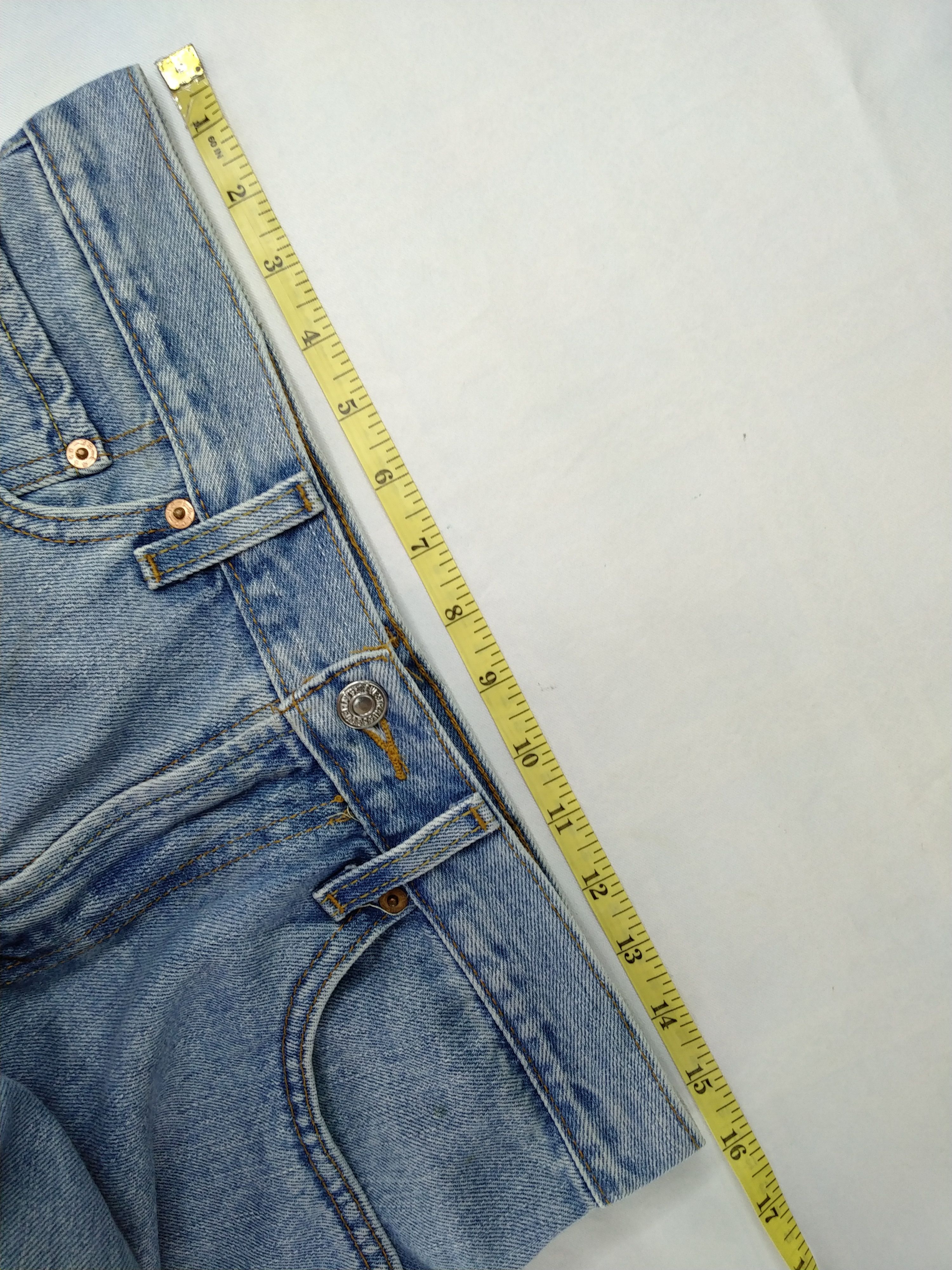 Vintage Light Wash Vintage Levi's 550 Relaxed Fit Denim -JN454 Size US 31 - 6 Thumbnail