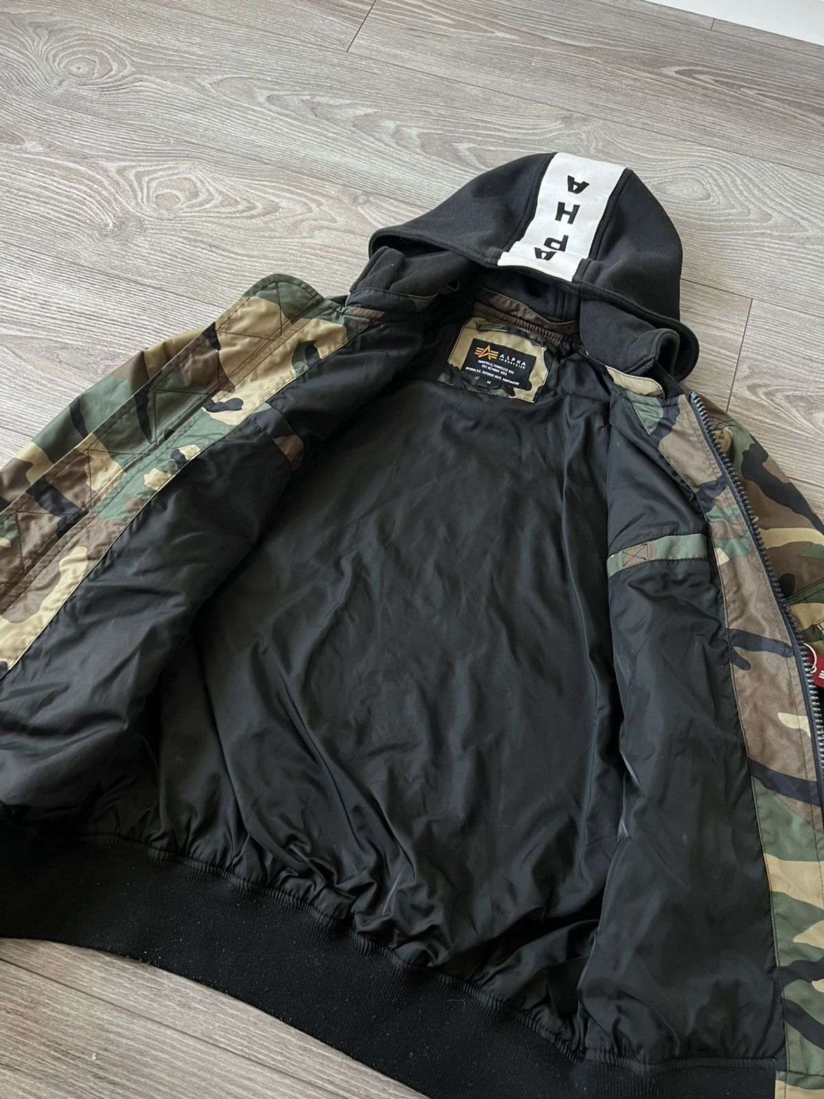 Alpha Industries Alpha Industries Camo Over Logo Printed MA1 Flying Jacket Size US M / EU 48-50 / 2 - 14 Thumbnail