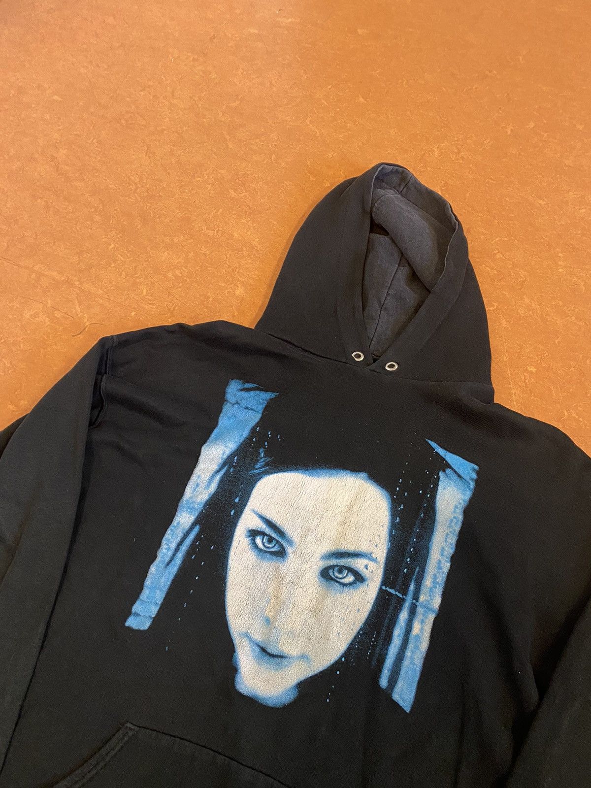 Band Tees × Vintage Vintage y2k Evanescence Fallen Album Sweatshirt Hoodie Size US L / EU 52-54 / 3 - 2 Thumbnail