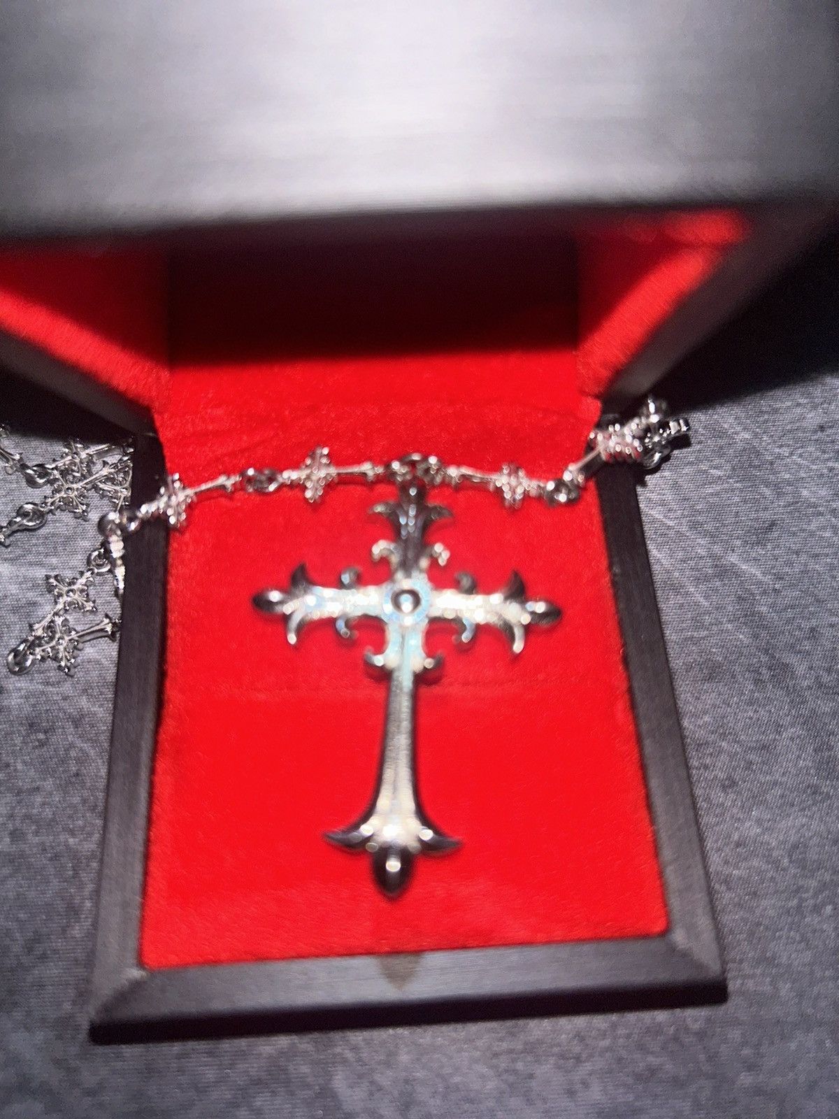 Vintage Vintage Yordy cross chain Size ONE SIZE - 5 Thumbnail