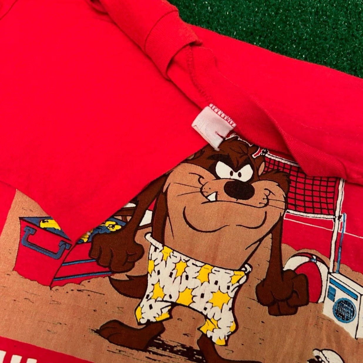 Vintage VINTAGE Looney Tunes Taz Florida 1990s Cartoon VTG Shirt Mens XL Red 90s Short Sleeve Shirt Mens Size US XL / EU 56 / 4 - 2 Thumbnail