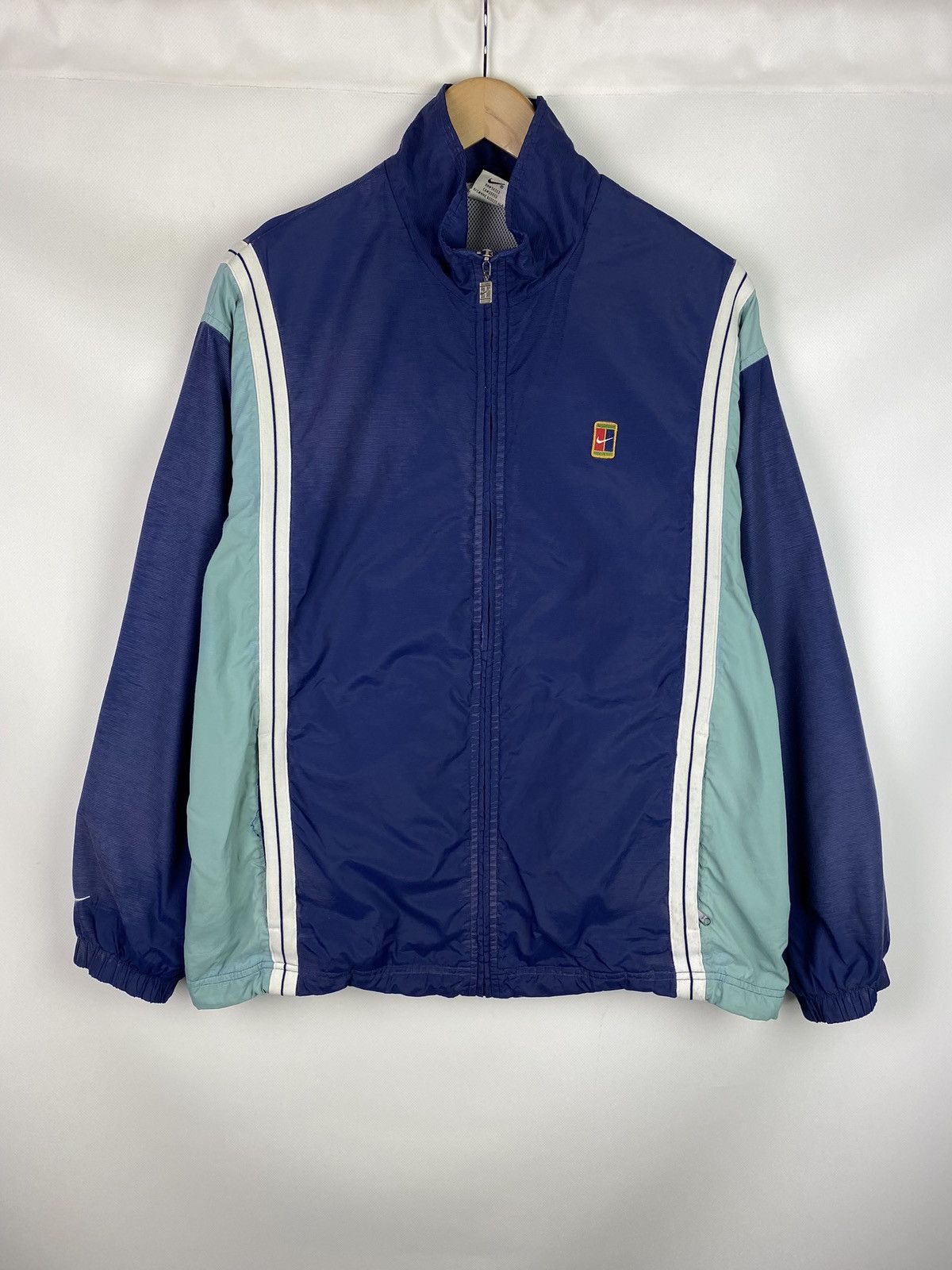Nike VTG Nike Court men’s nylon windbreaker jacket size L Size US L / EU 52-54 / 3 - 1 Thumbnail