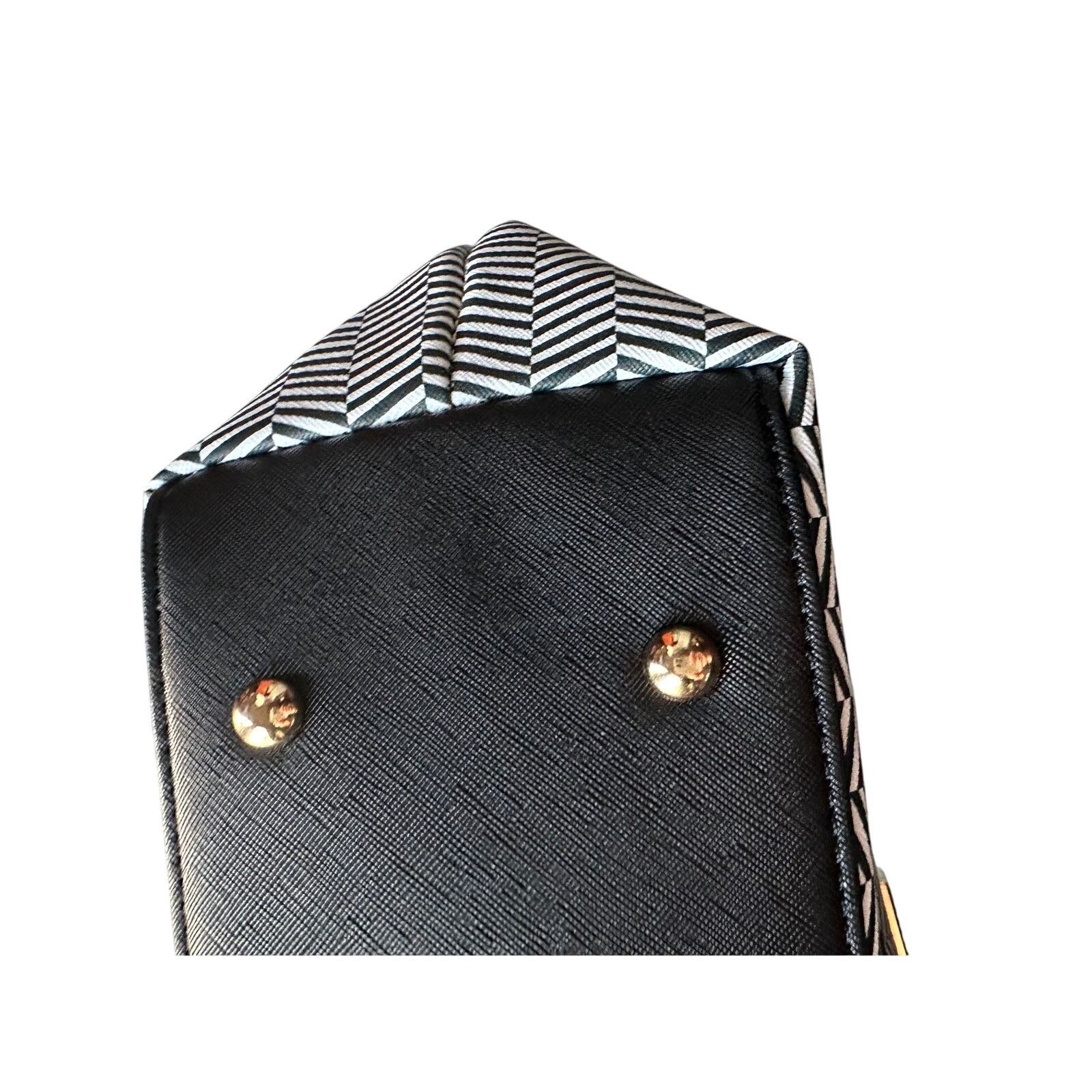 Other Trina Turk Optical Illusion Black & White Chevron 2 Way Tote Size ONE SIZE - 7 Thumbnail