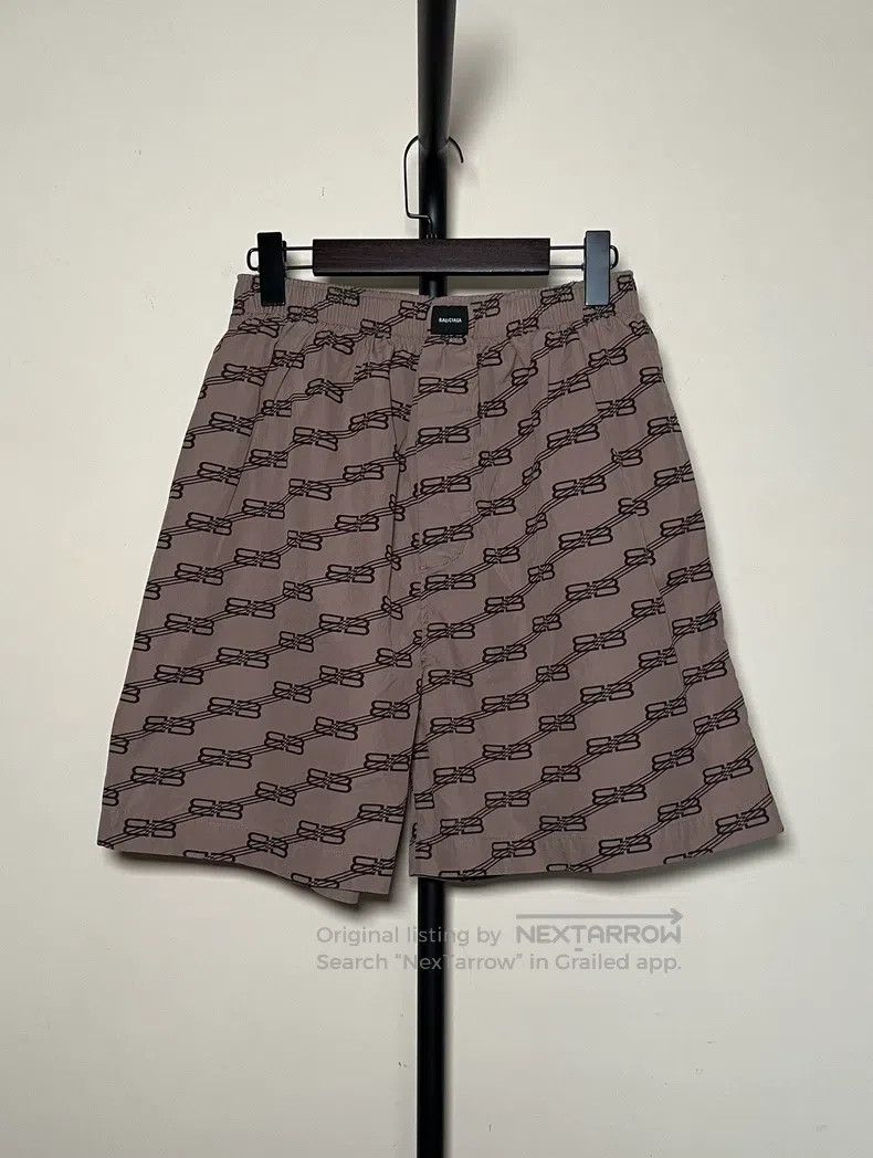 Balenciaga Balenciaga Khaki BB logo lettering old money style shorts Size US 30 / EU 46 - 1 Thumbnail