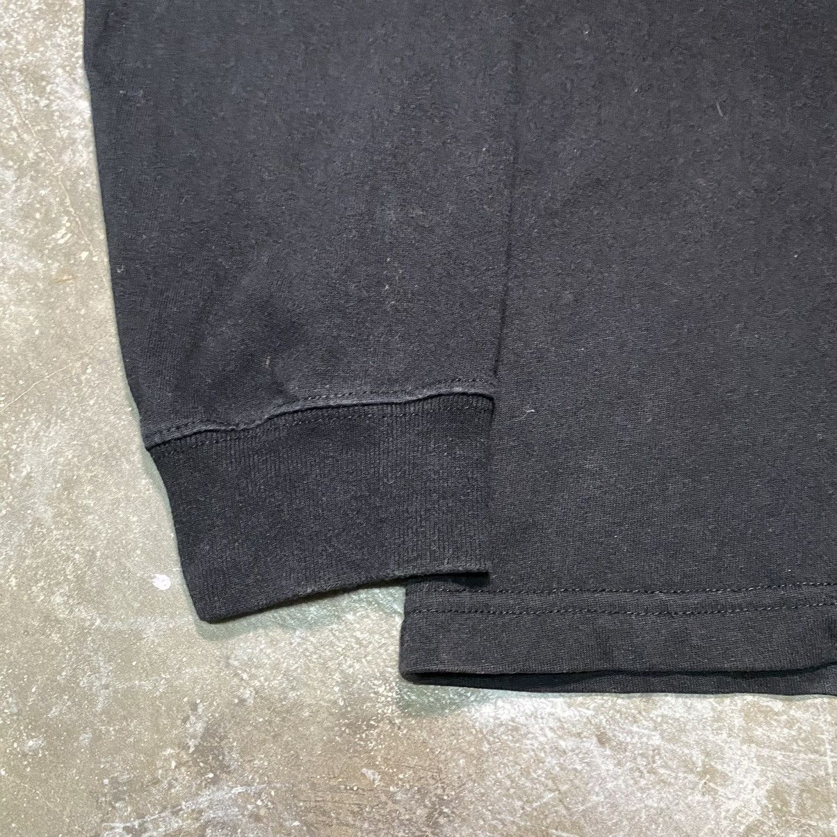 New Era × Yohji Yamamoto New Era X Yohji Yamamoto Signature Spellout Longsleeve Tee Size US M / EU 48-50 / 2 - 7 Thumbnail