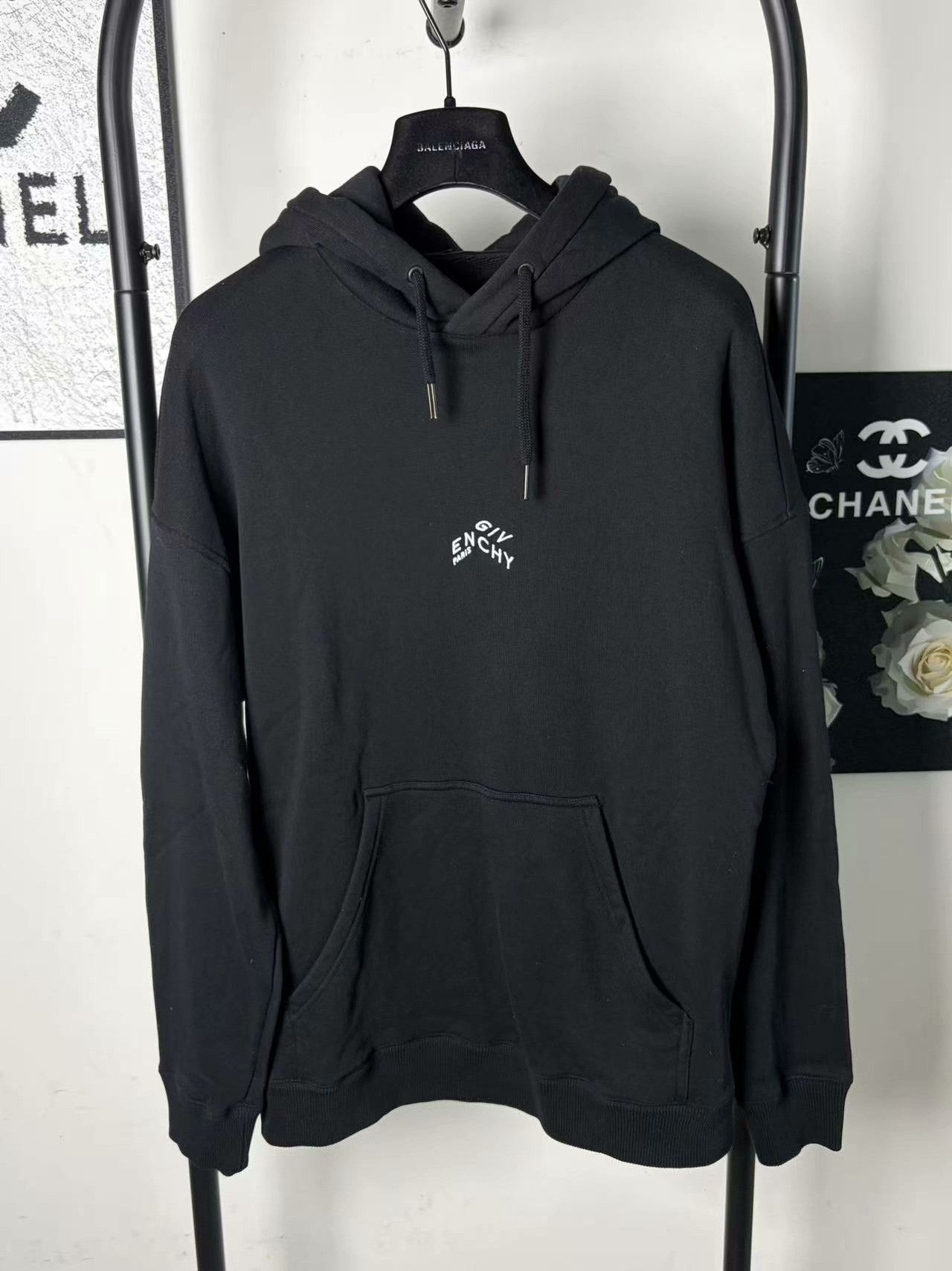 Givenchy Givenchy Retro White Hoodie xs Men Size US XS / EU 42 / 0 - 1 Thumbnail