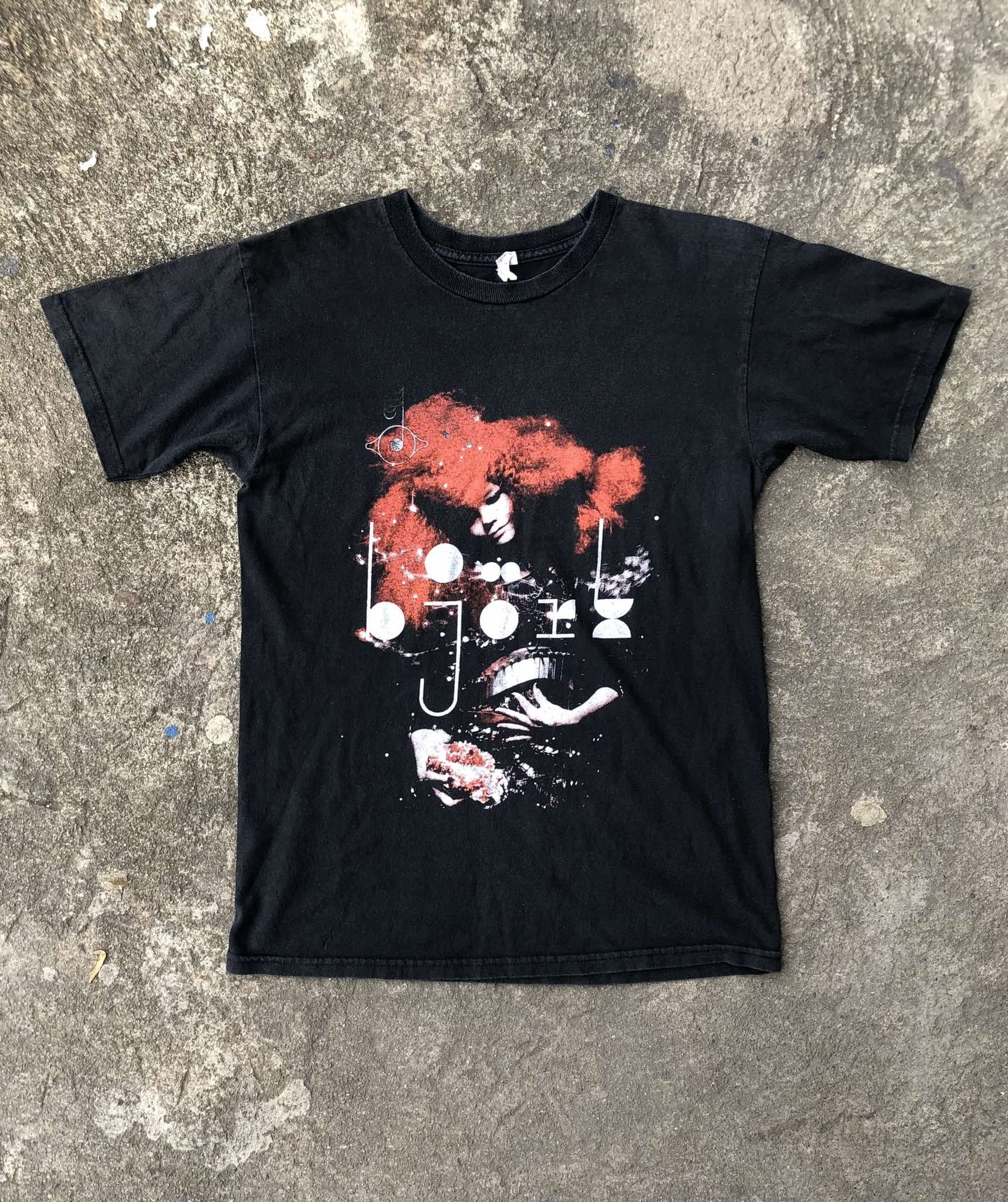 Vintage Bjork Biophiloa tour shirt Size US S / EU 44-46 / 1 - 1 Thumbnail