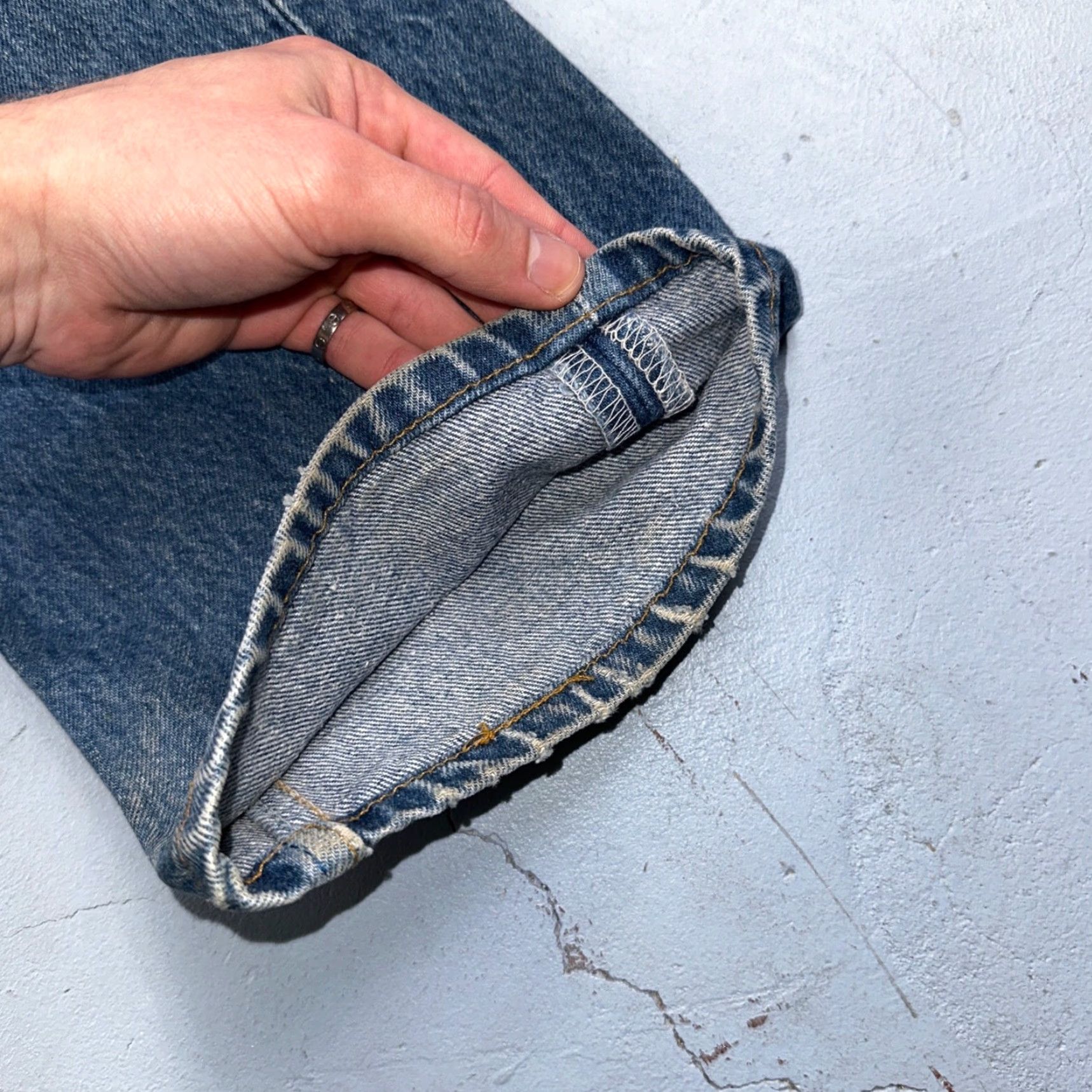 Levi's VINTAGE Levi's 501 Jeans Men Medium Wash 90s USA Straight Leg Cotton Denim 34x34 Size US 34 / EU 50 - 4 Thumbnail