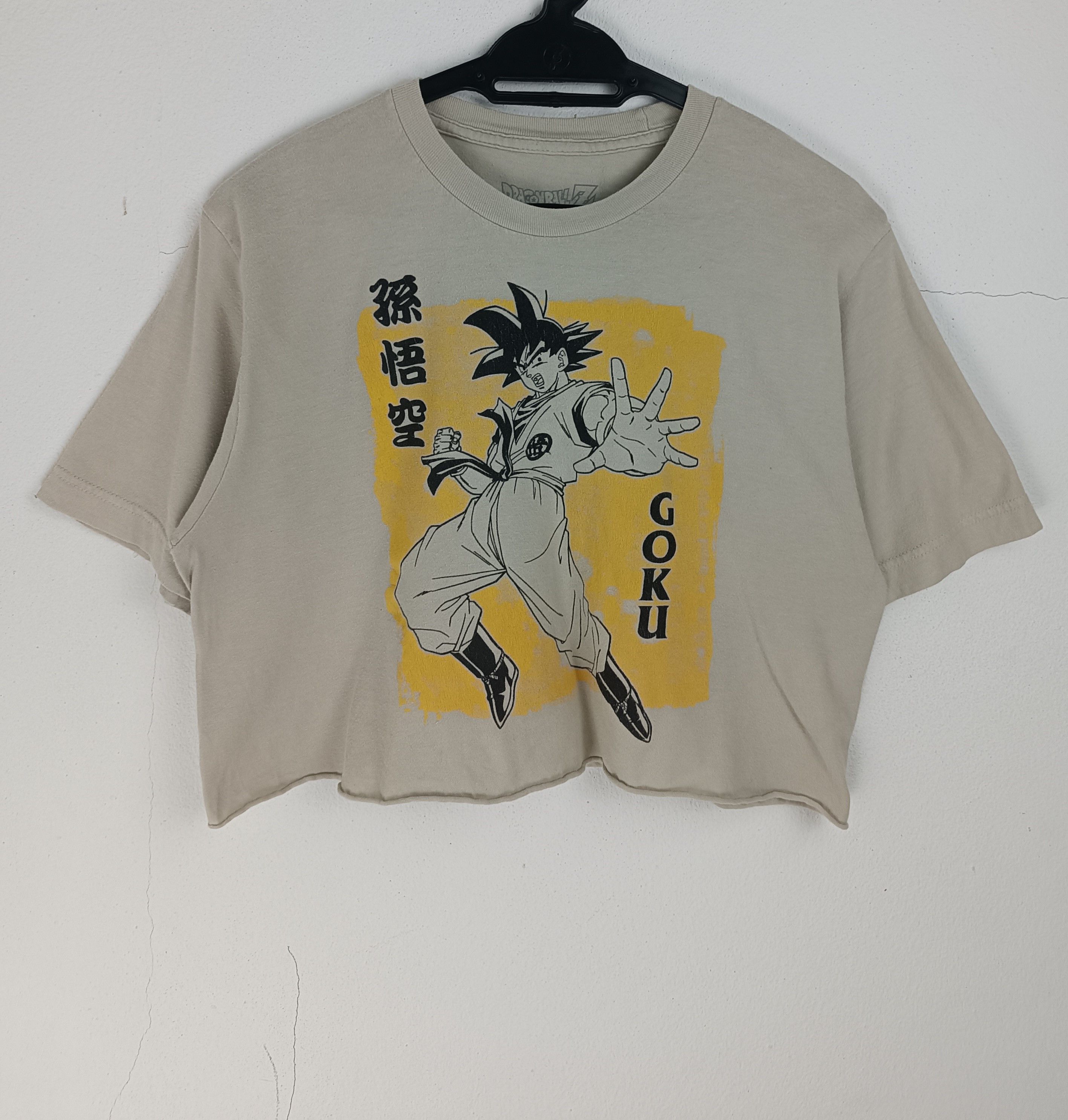 Anime VINTAGE DRAGON BALL GOKU CROP TOP ANIME NARUTO ONE PIECE Size US S / EU 44-46 / 1 - 3 Thumbnail