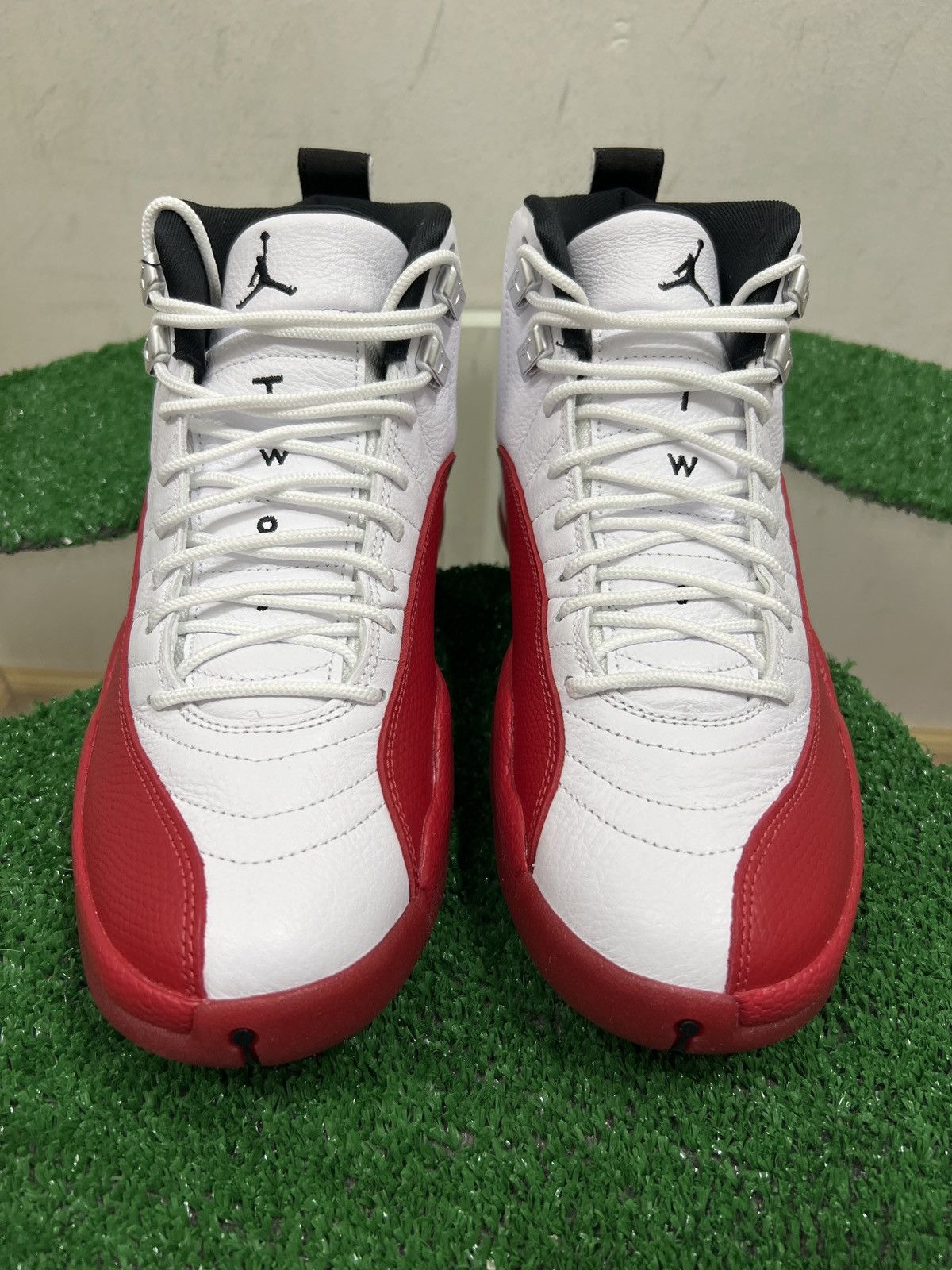 Jordan Brand Air Jordan 12 Retro White/Red Men’s size 9.5 Size US 9.5 / EU 42-43 - 3 Thumbnail