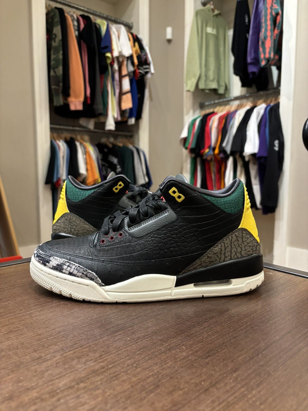 Jordan popular 3 Retro SE Animal Instinct 2019 Size 10.5