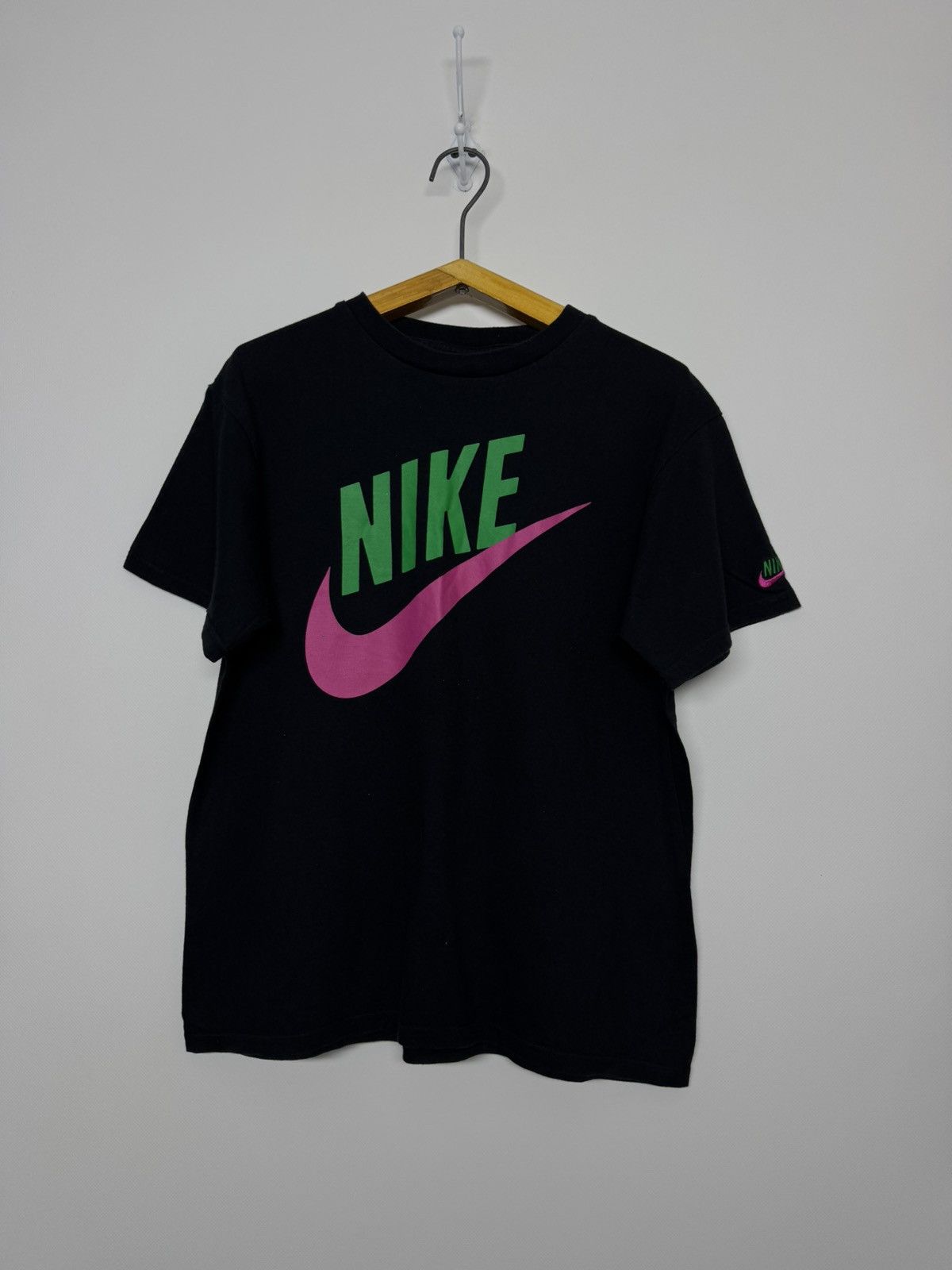 Nike Vintage Y2k Nike Big Swoosh T Shirt 00’s Size US XS / EU 42 / 0 - 5 Thumbnail