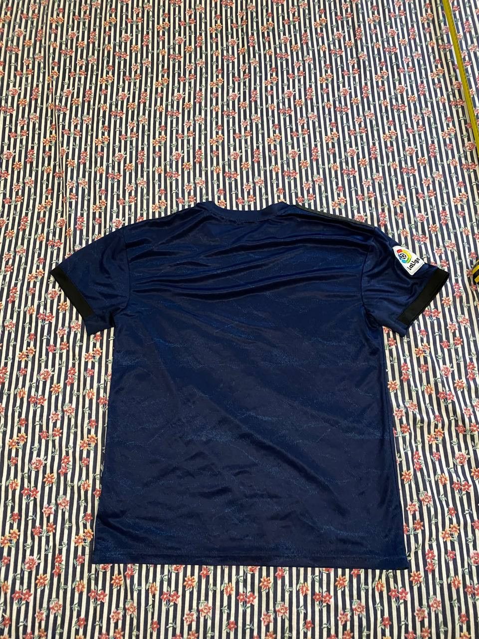 Adidas Vintage Adidas Y2K Logo Jersey Size M Size US M / EU 48-50 / 2 - 16 Thumbnail
