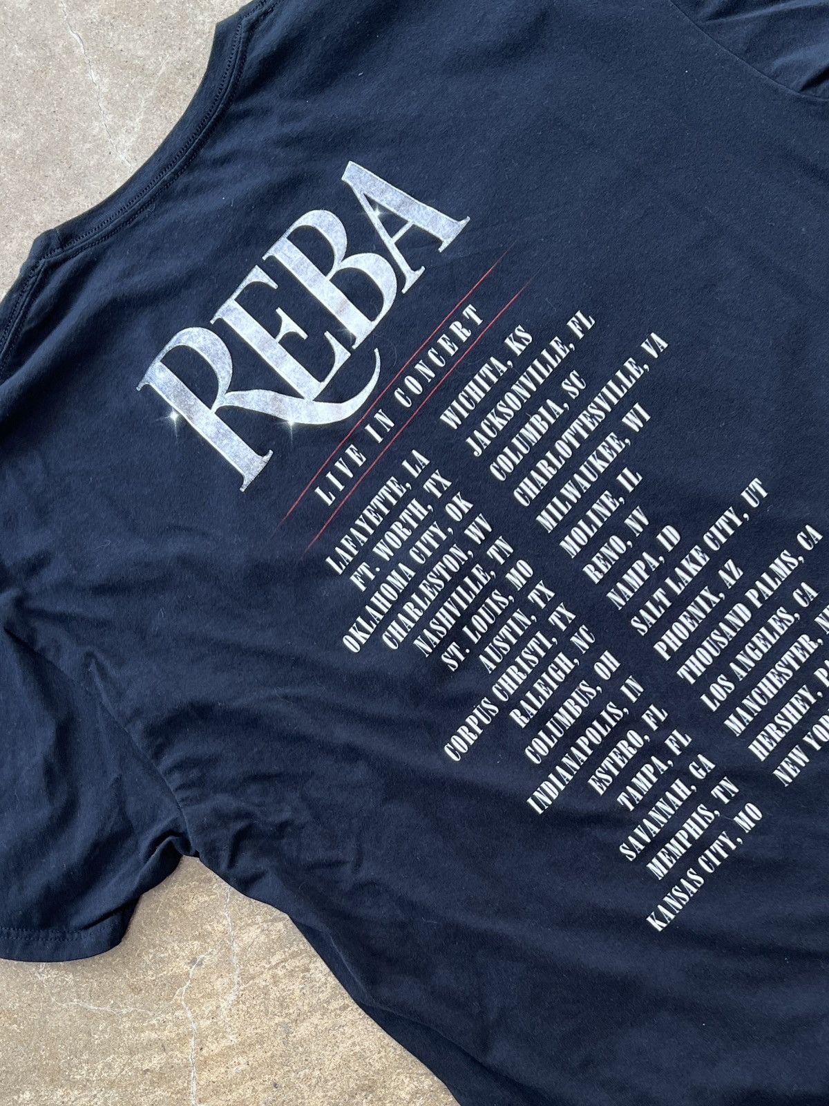 Band Tees Vintage 2000s Reba Live in Concert Tour Dates Concert XXL Size US XXL / EU 58 / 5 - 4 Thumbnail
