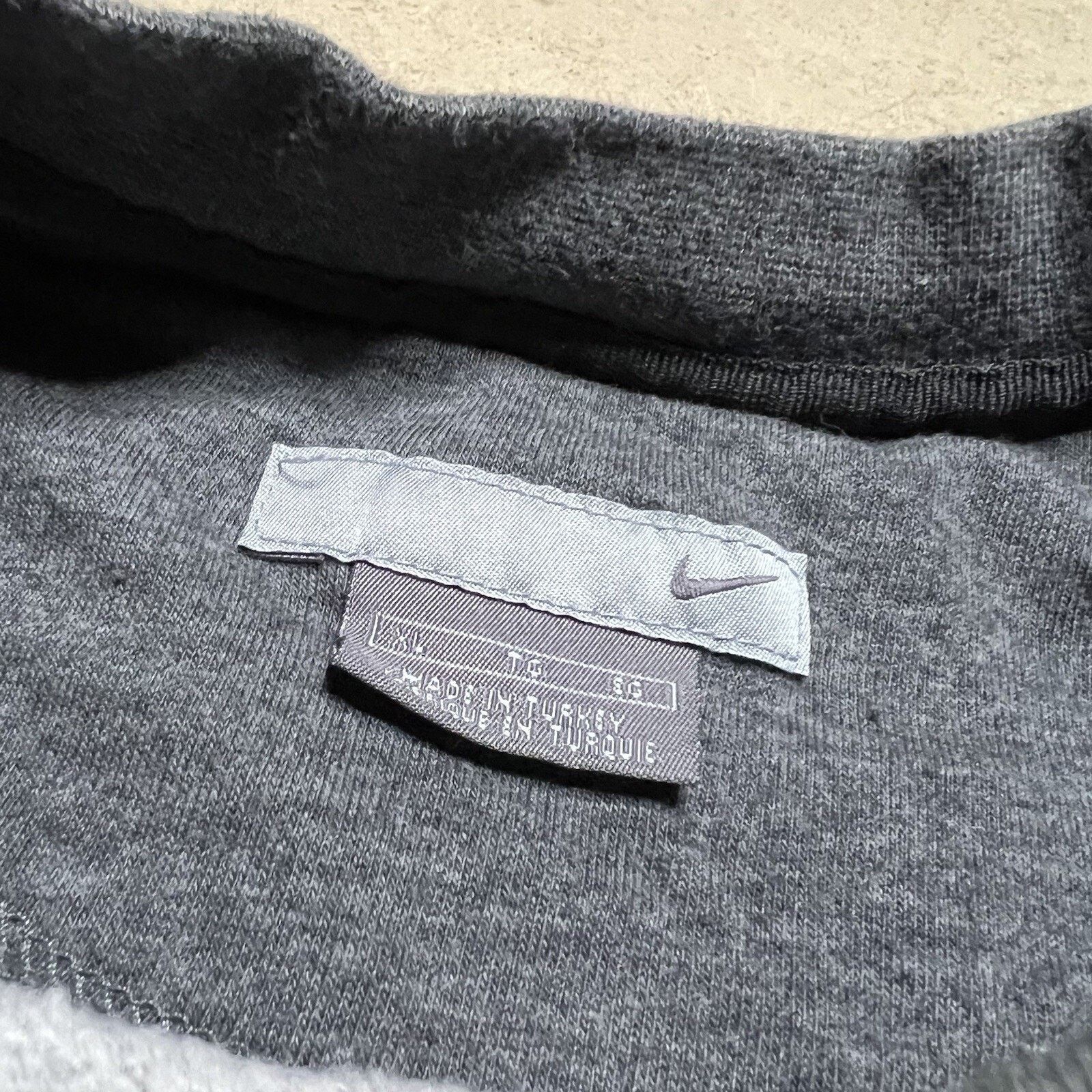 Nike Vintage Nike Grey Mini Swoosh Crewneck Sweatshirt Mens XL Size US XL / EU 56 / 4 - 3 Thumbnail