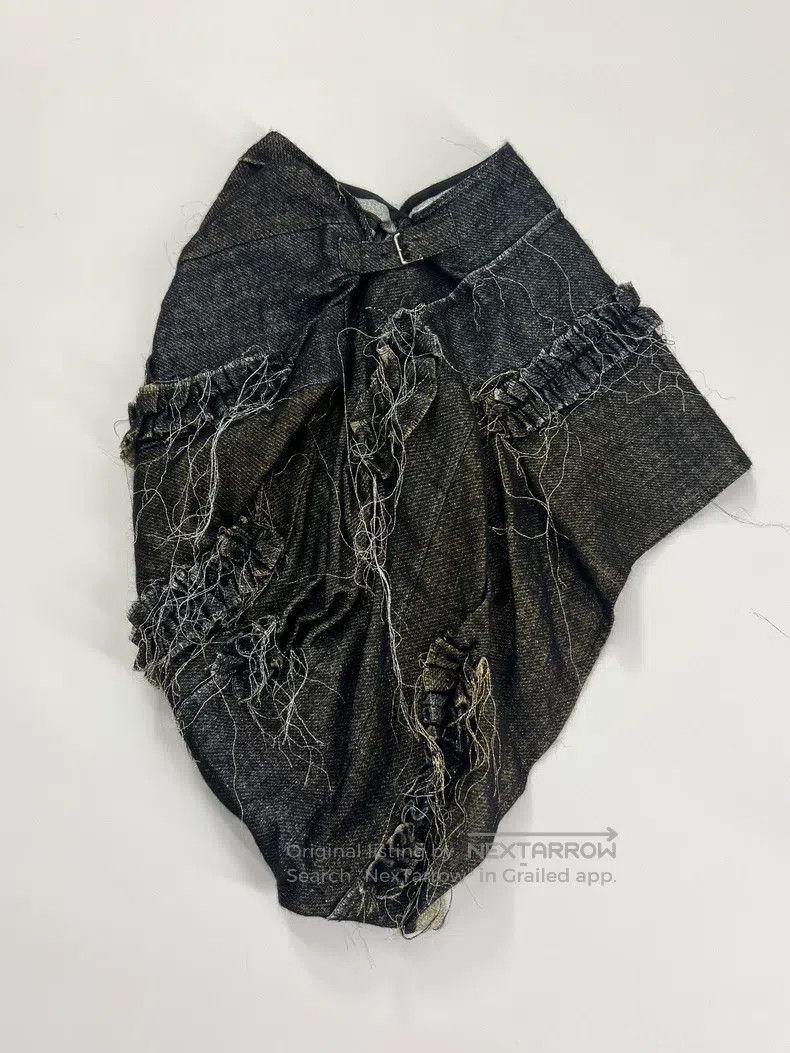 Comme des Garcons Comme Des Garcons size XS Deformed Lace Skirt Size 23" - 1 Thumbnail