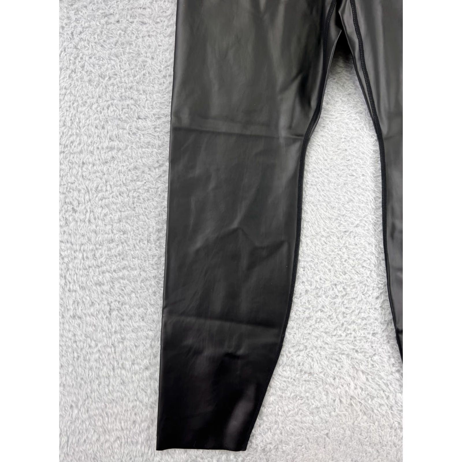 Good American Good American Pants Womens 5 Black Faux Leather Blend NWT Solid Regular Straight Casual Workwear 34in Waist 26in Inseam Womens Pants 90s? Size 27" / US 4 / IT 40 - 5 Thumbnail