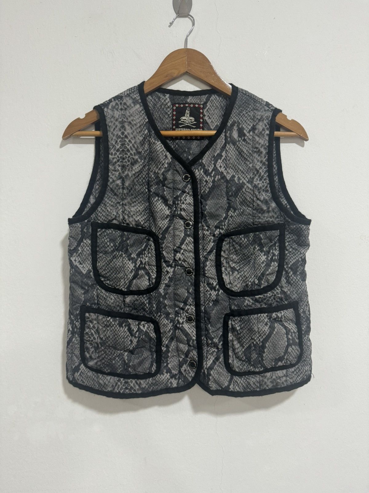Hysteric Glamour Vintage Hysteric Glamour Snake Skin Design primaloft Vest Size US S / EU 44-46 / 1 - 1 Thumbnail