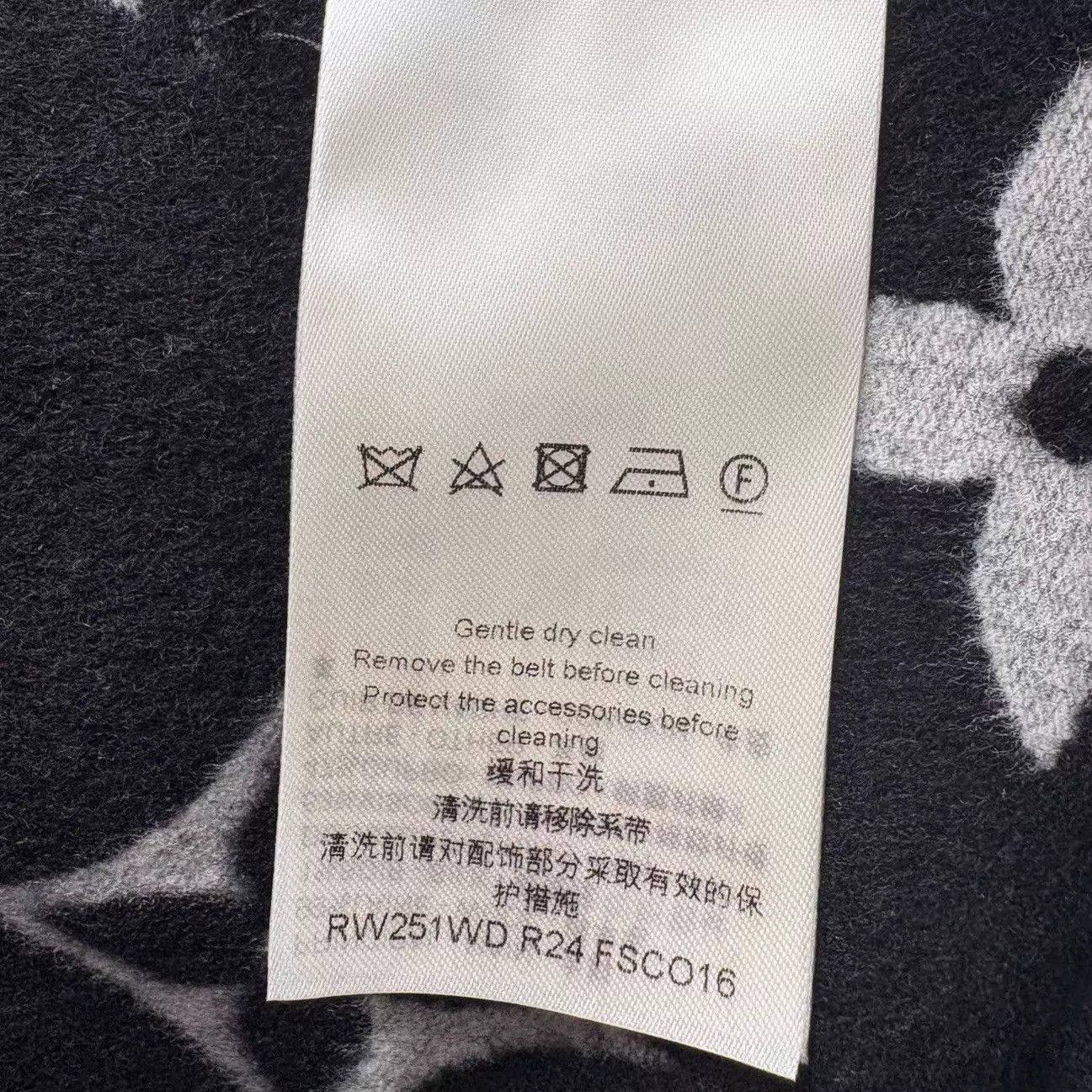 Louis Vuitton LV black gray lining all over logo mid-length jacket size 44 Size L / US 10 / IT 46 - 5 Thumbnail