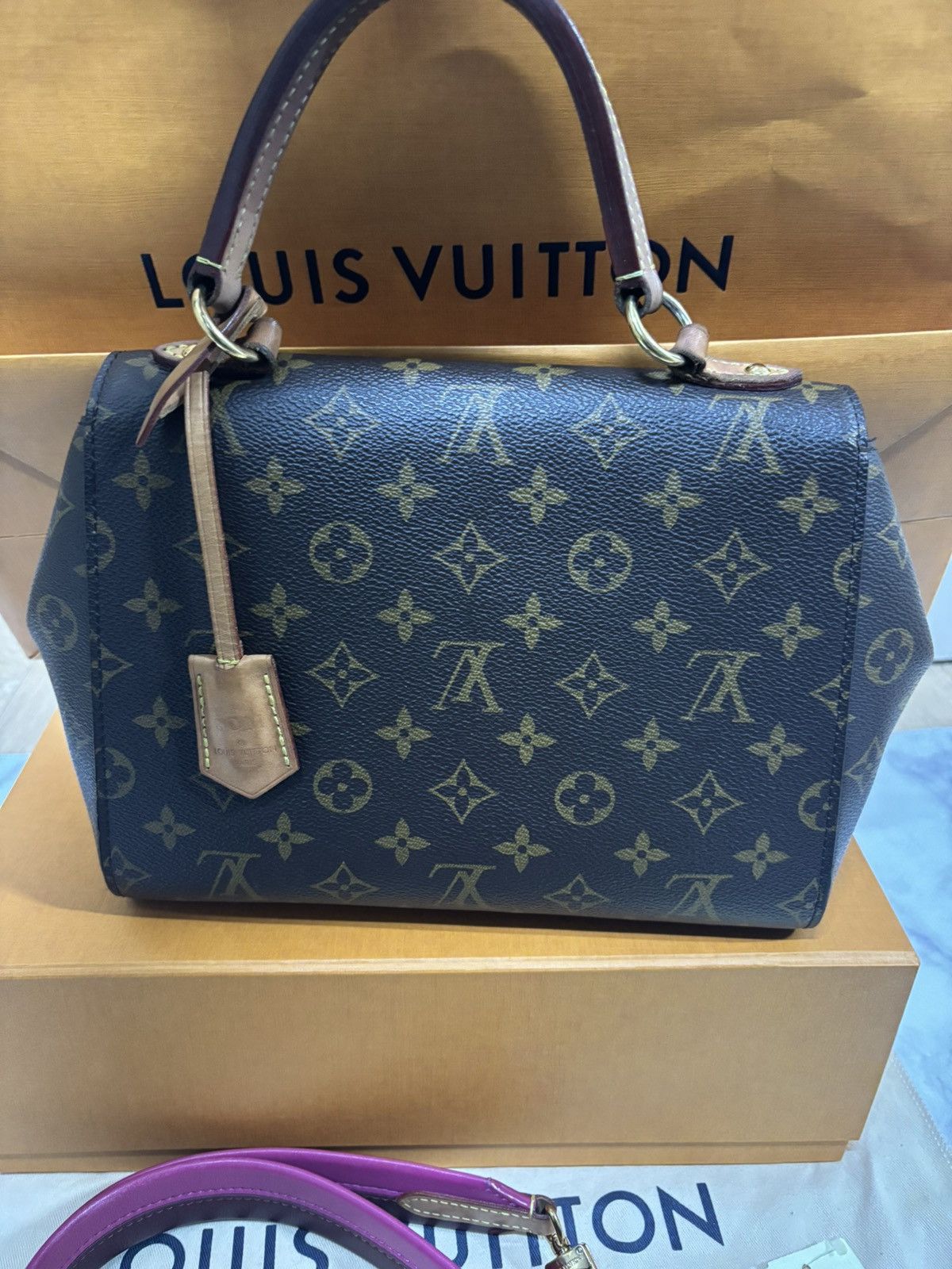 Louis Vuitton Louis Vuitton Cluny BB Shoulder Bag Size ONE SIZE - 3 Thumbnail