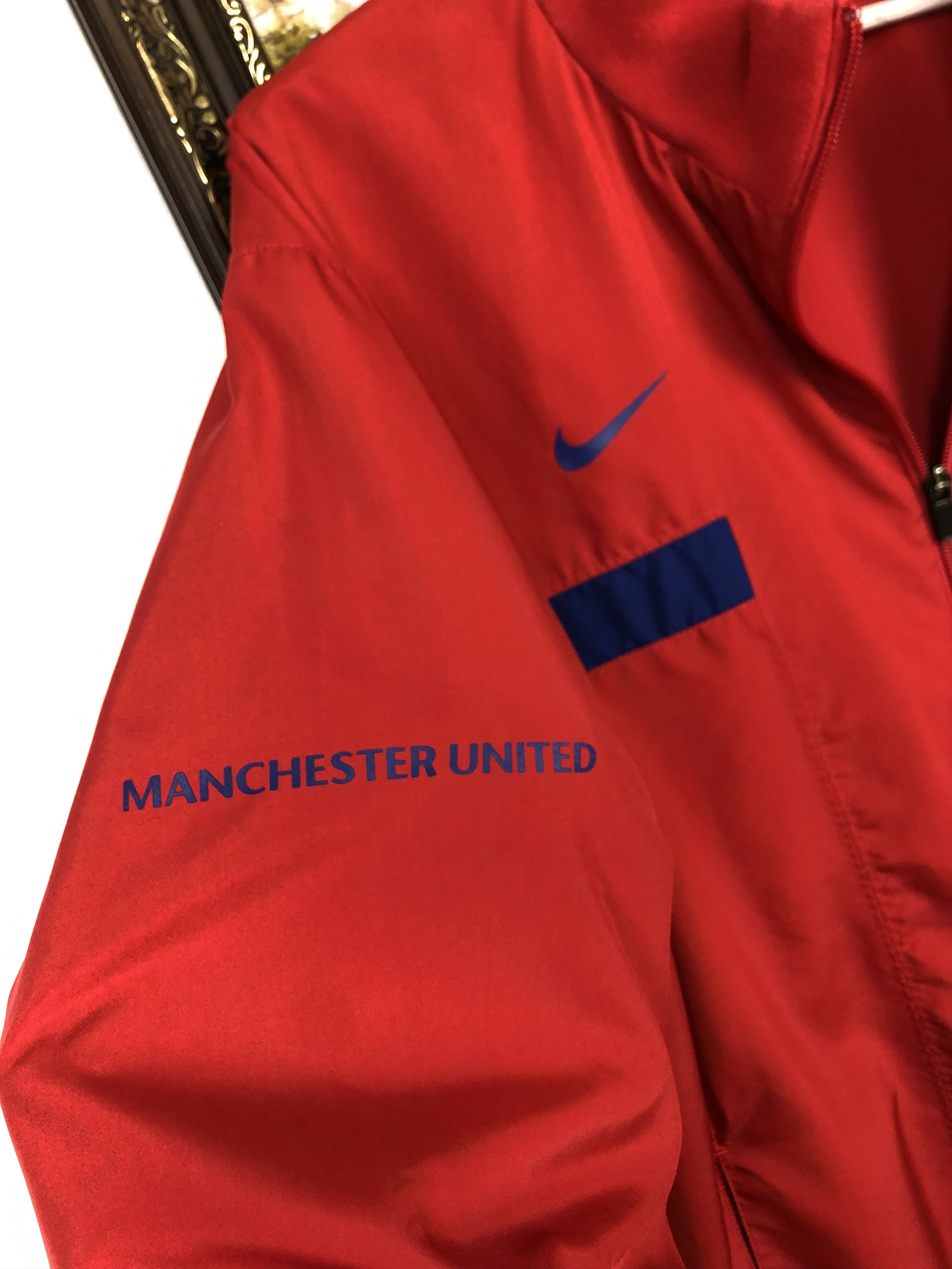 Nike Vintage Nike Manchester United Football Jacket AIG Size US L / EU 52-54 / 3 - 4 Thumbnail