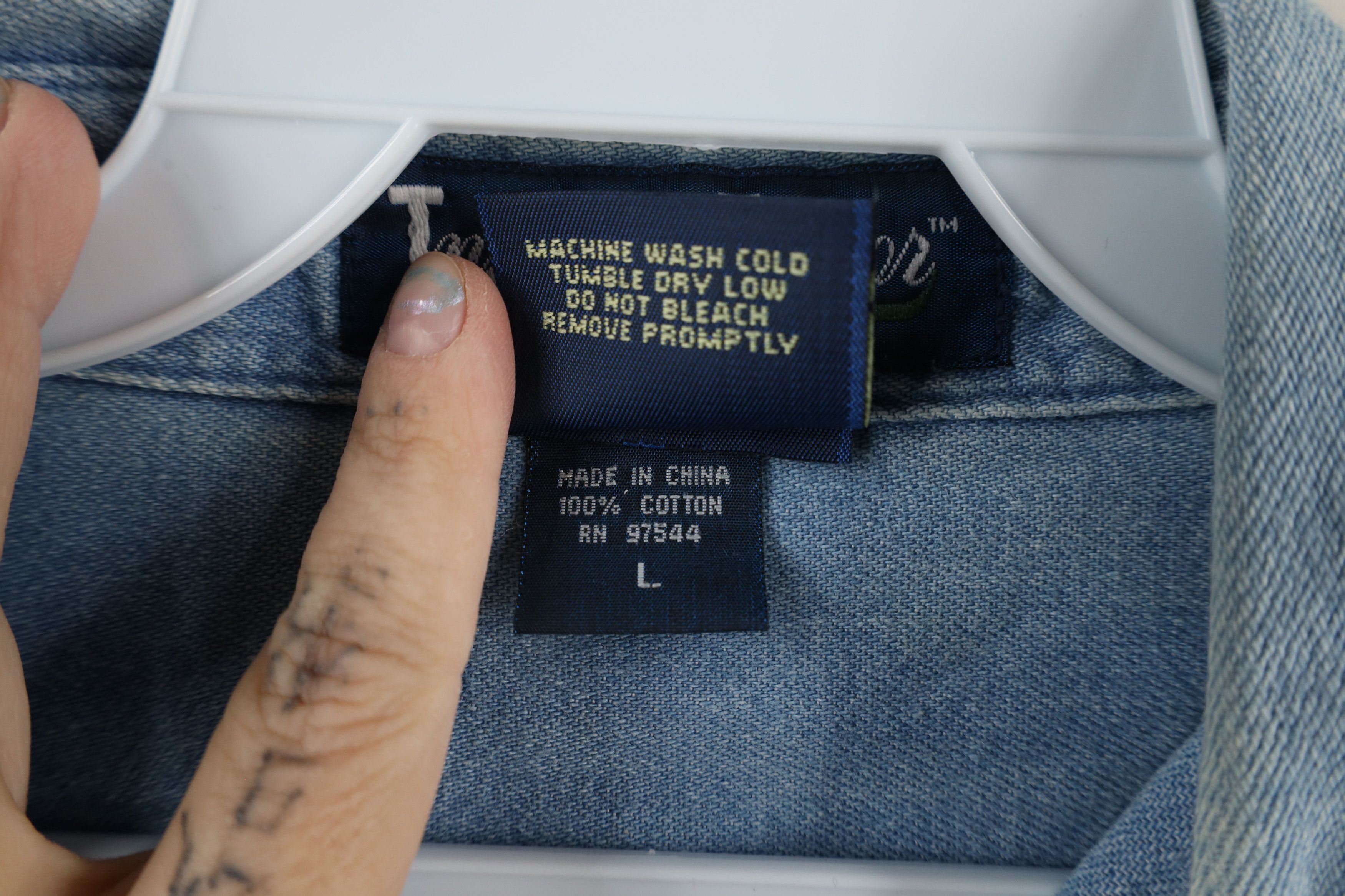 Vintage Vintage 90s Out University of Michigan Denim Button Shirt Size US L / EU 52-54 / 3 - 8 Thumbnail