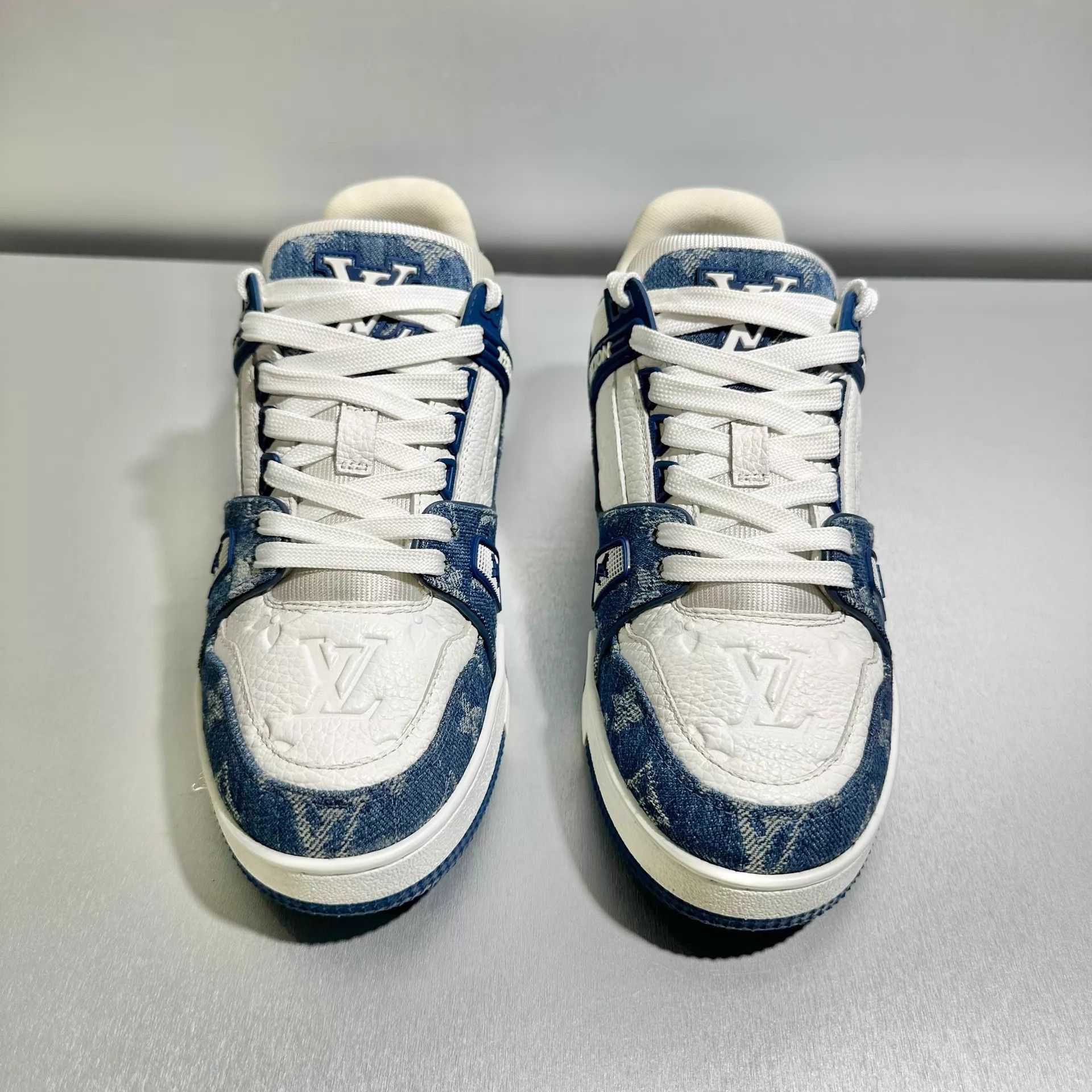 Louis Vuitton LV Trainer White Blue Denim 37.5 2-3x Worn Mint Size US 7 / IT 37 - 2 Thumbnail