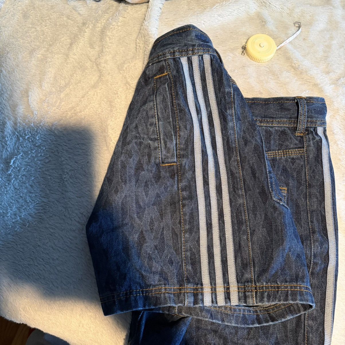 Adidas × Ivy Park adidas Originals Ivy Park Monogram Dark Denim Shorts H61702 Size US 30 / EU 46 - 6 Thumbnail