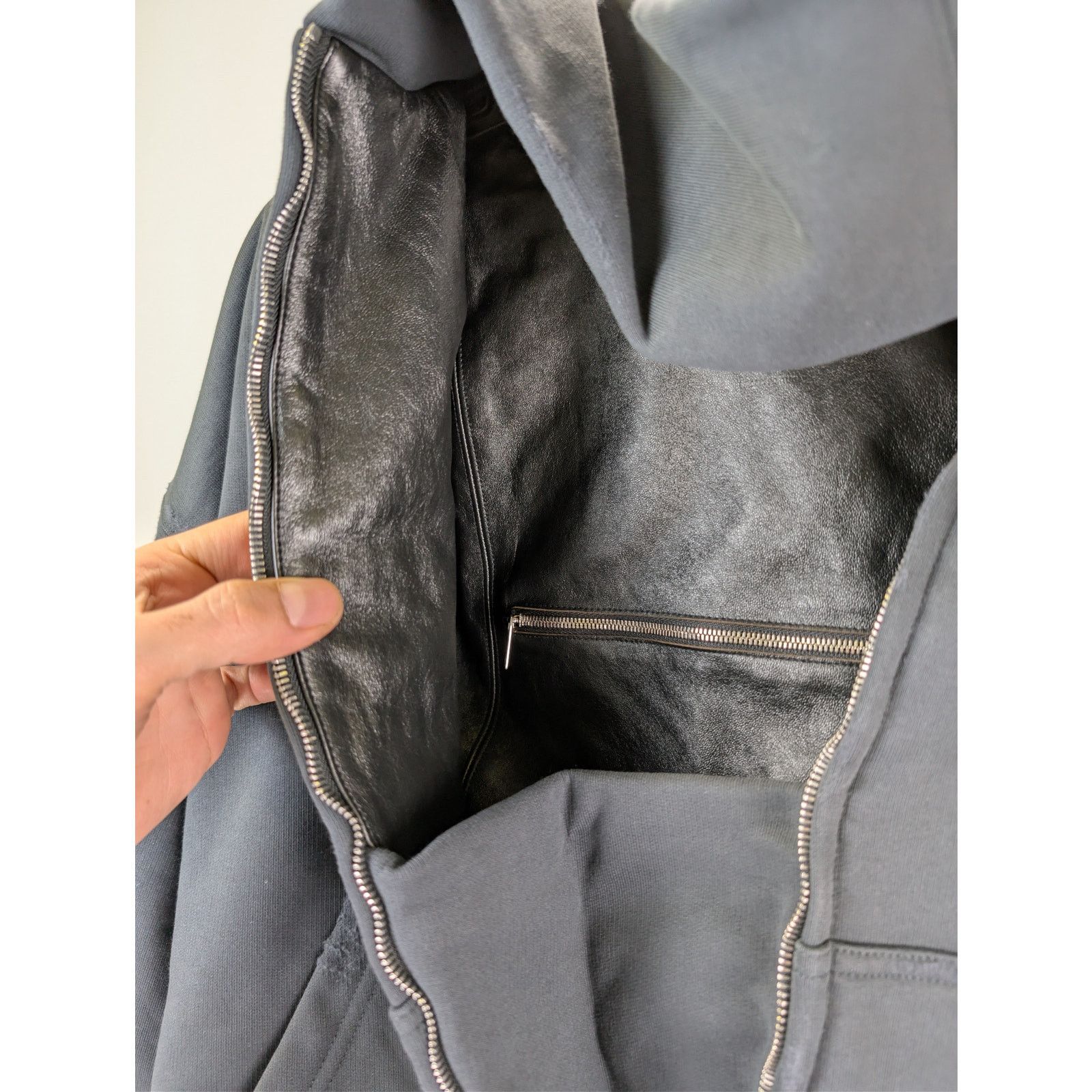 Balenciaga o1rshd1 Size: OS / Hoodie Bag in Black Size ONE SIZE - 19 Thumbnail