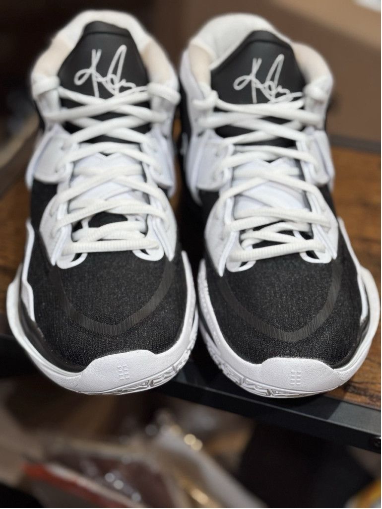 Nike Size 10 - Nike Kyrie Infinity TB Black And White Size US 10 / EU 43 - 2 Thumbnail