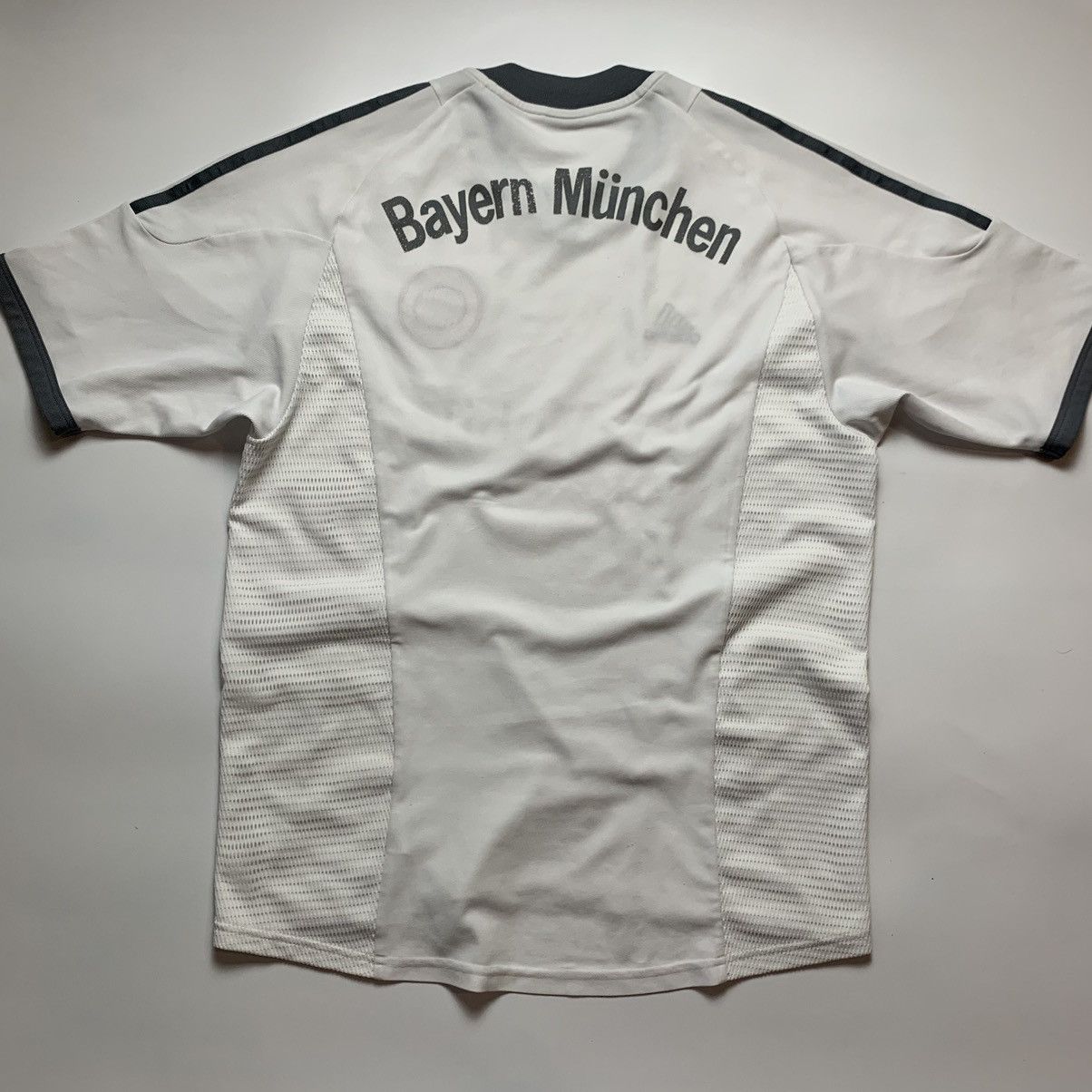 Vintage Adidas Bayern Munich 2002/2003 Away Soccer Football Jersey Size US M / EU 48-50 / 2 - 10 Thumbnail