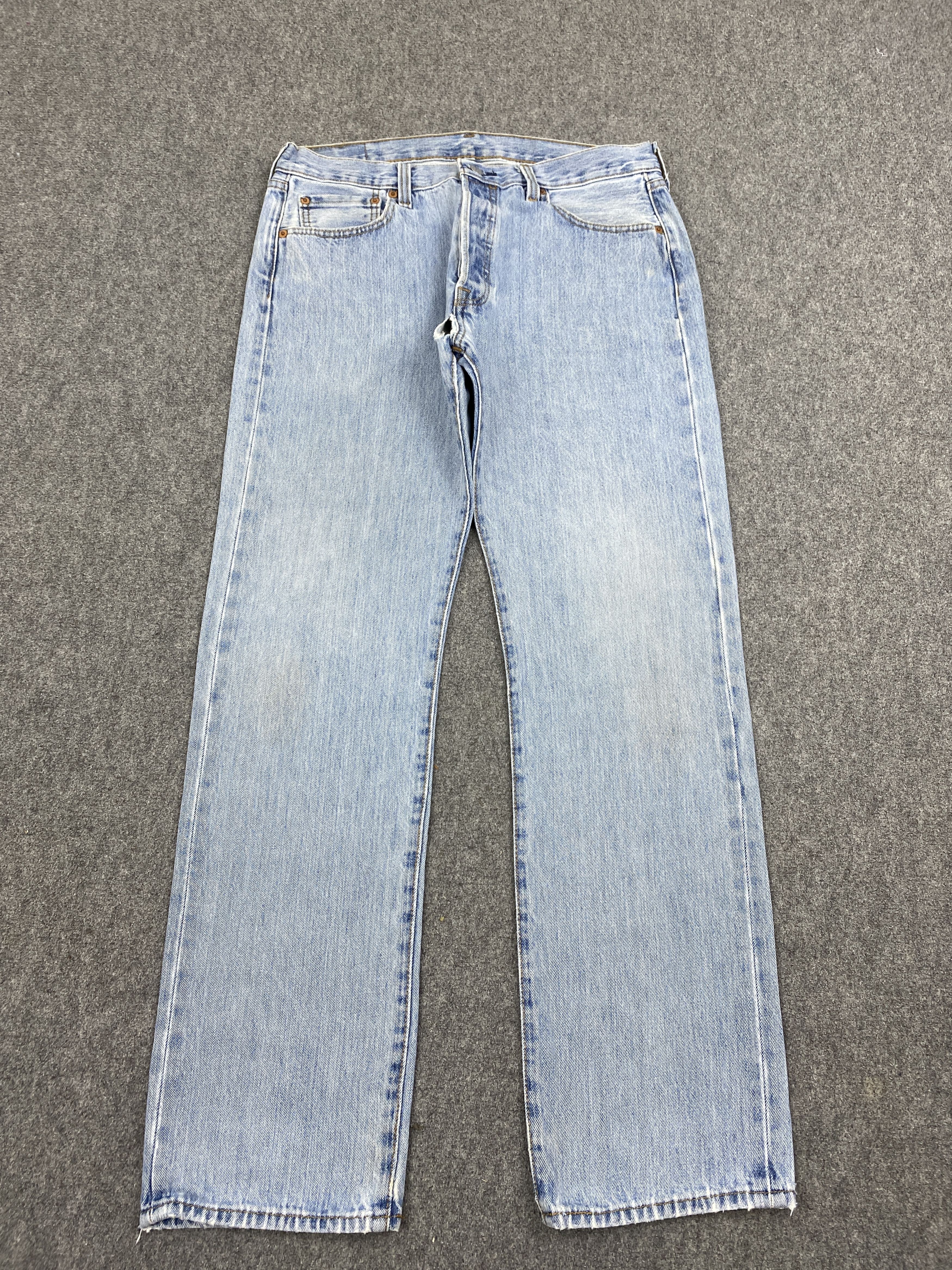 Levi's × Vintage Light Blue Vintage Levis 501 Jeans Size US 35 - 1 Thumbnail