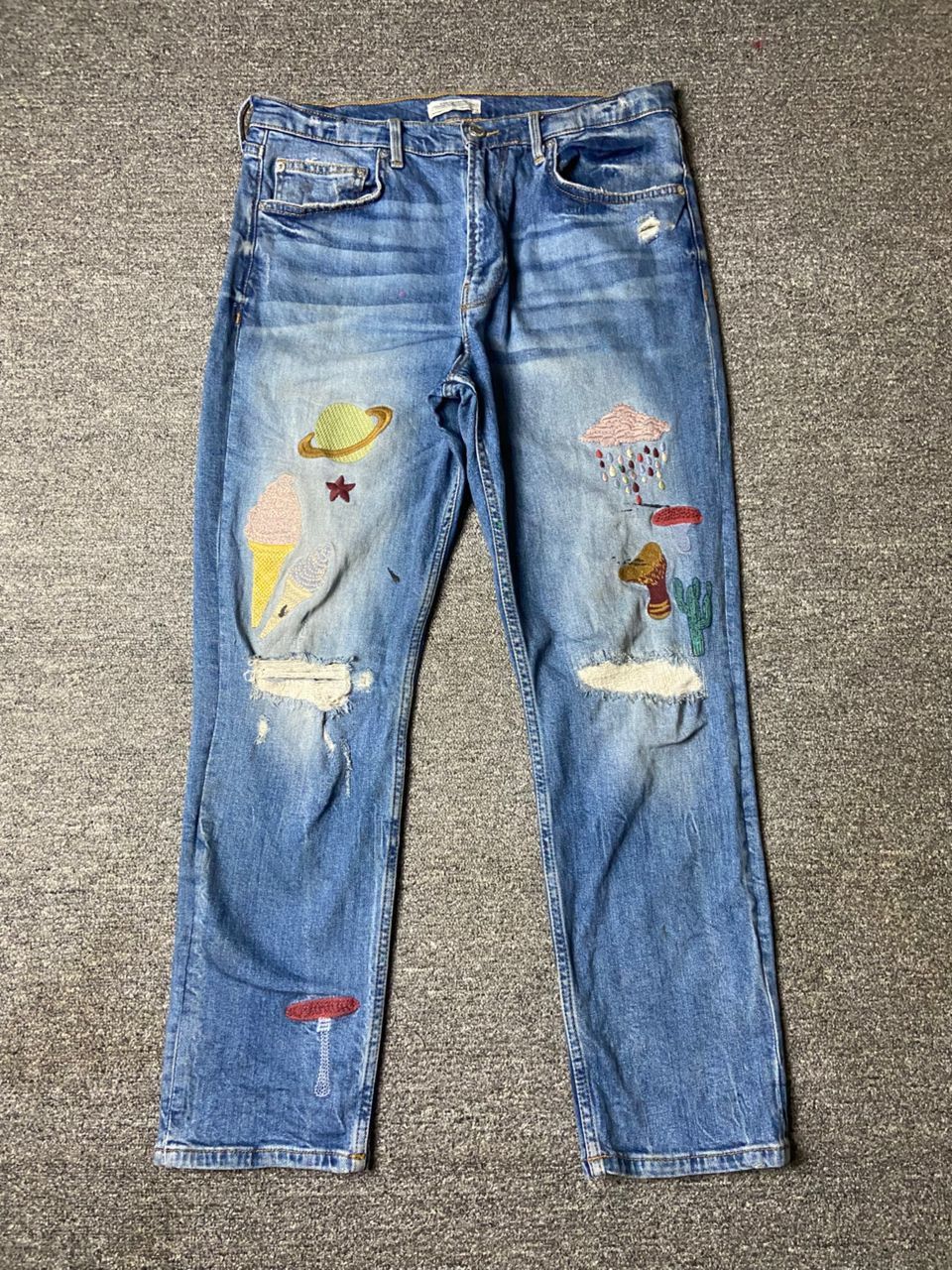 Zara Zara Women Embroidered Distressed Jeans (145) Size 31" - 1 Thumbnail