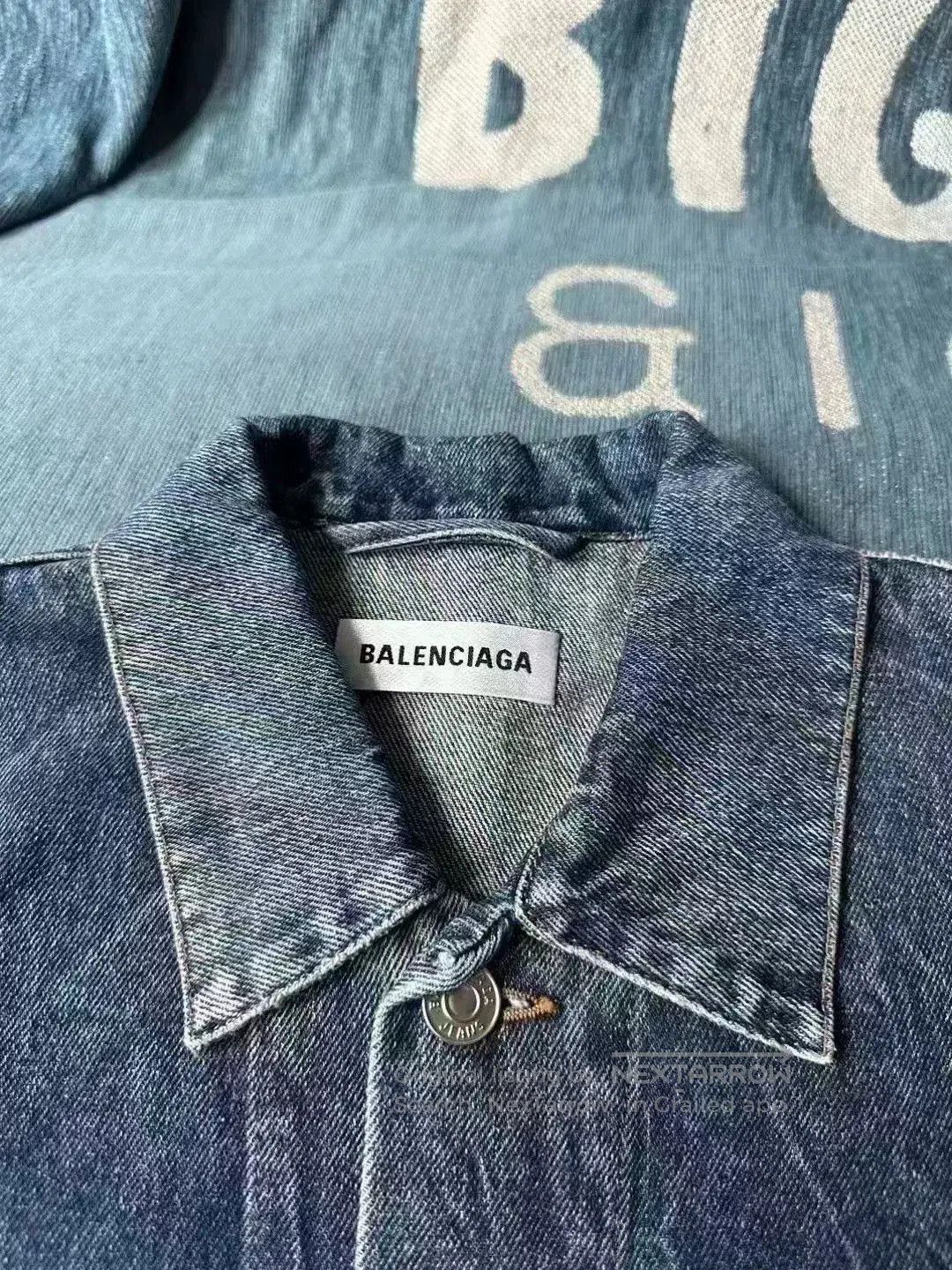 Balenciaga Balenciaga Back Logo Denim Jacket. Size US XS / EU 42 / 0 - 3 Thumbnail
